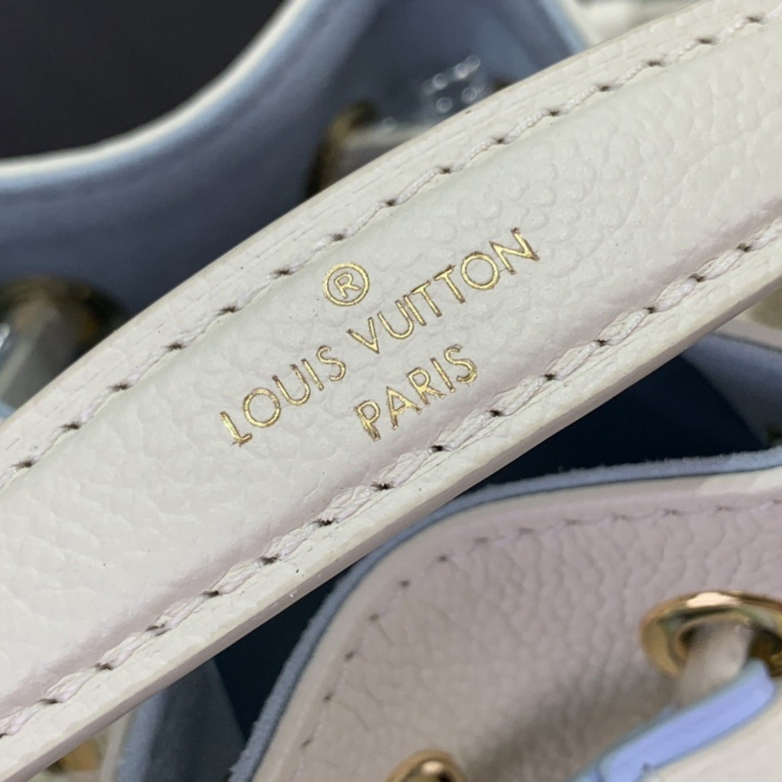 LV Nano Noé M82933