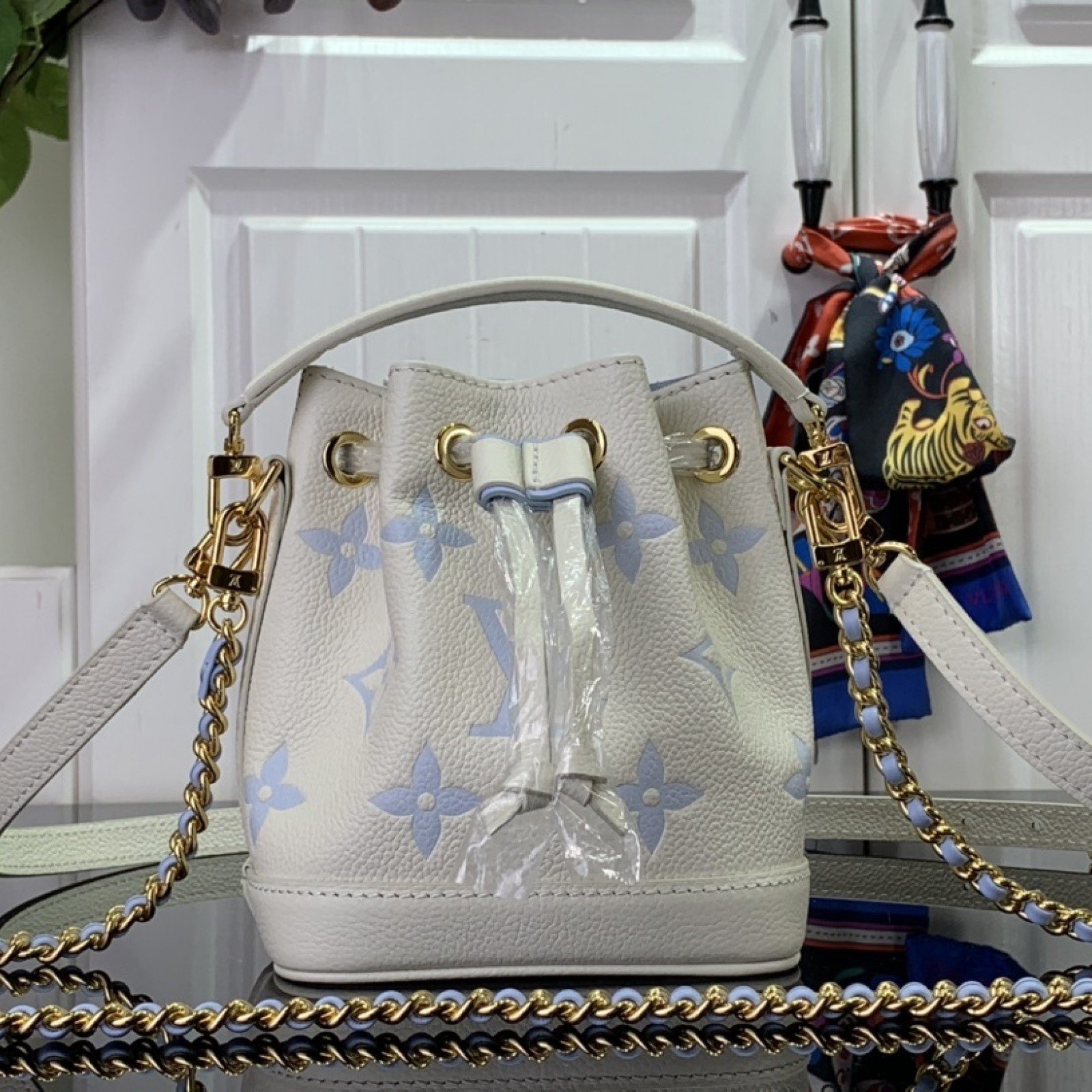 LV Nano Noé M82933