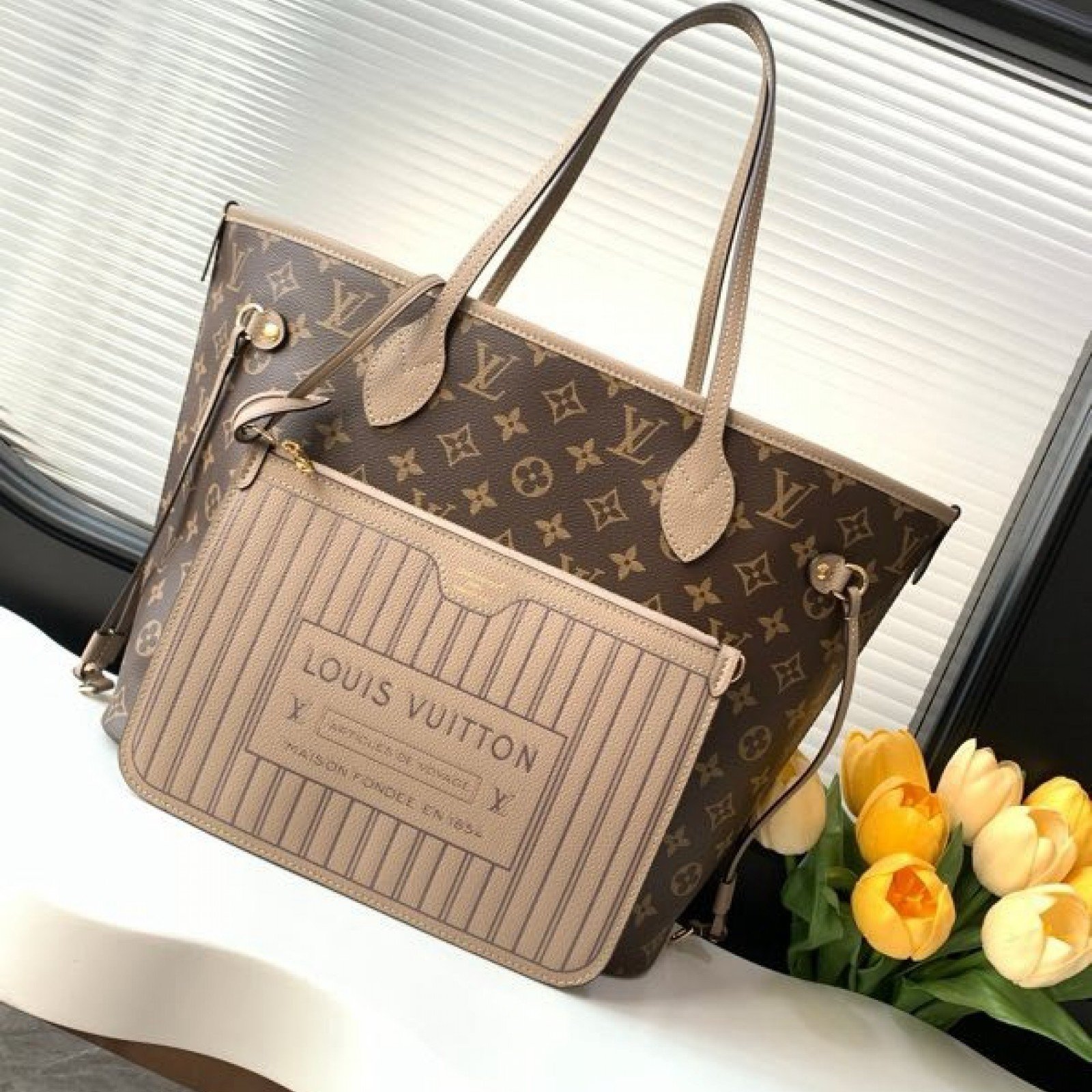 LV Neverfull 4106S