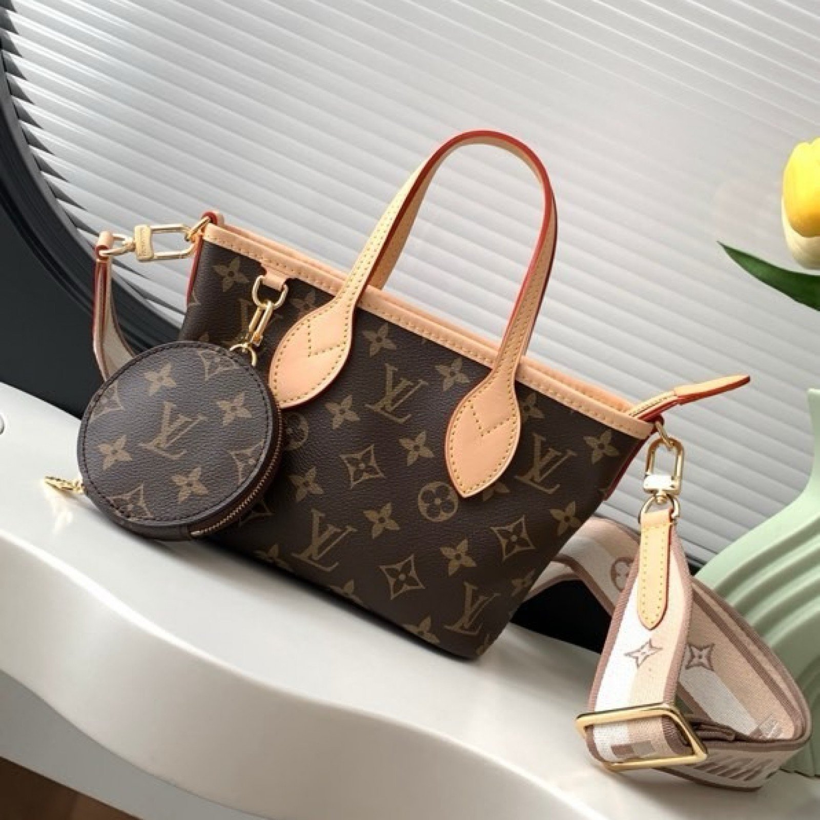 LV Neverfull 4106S