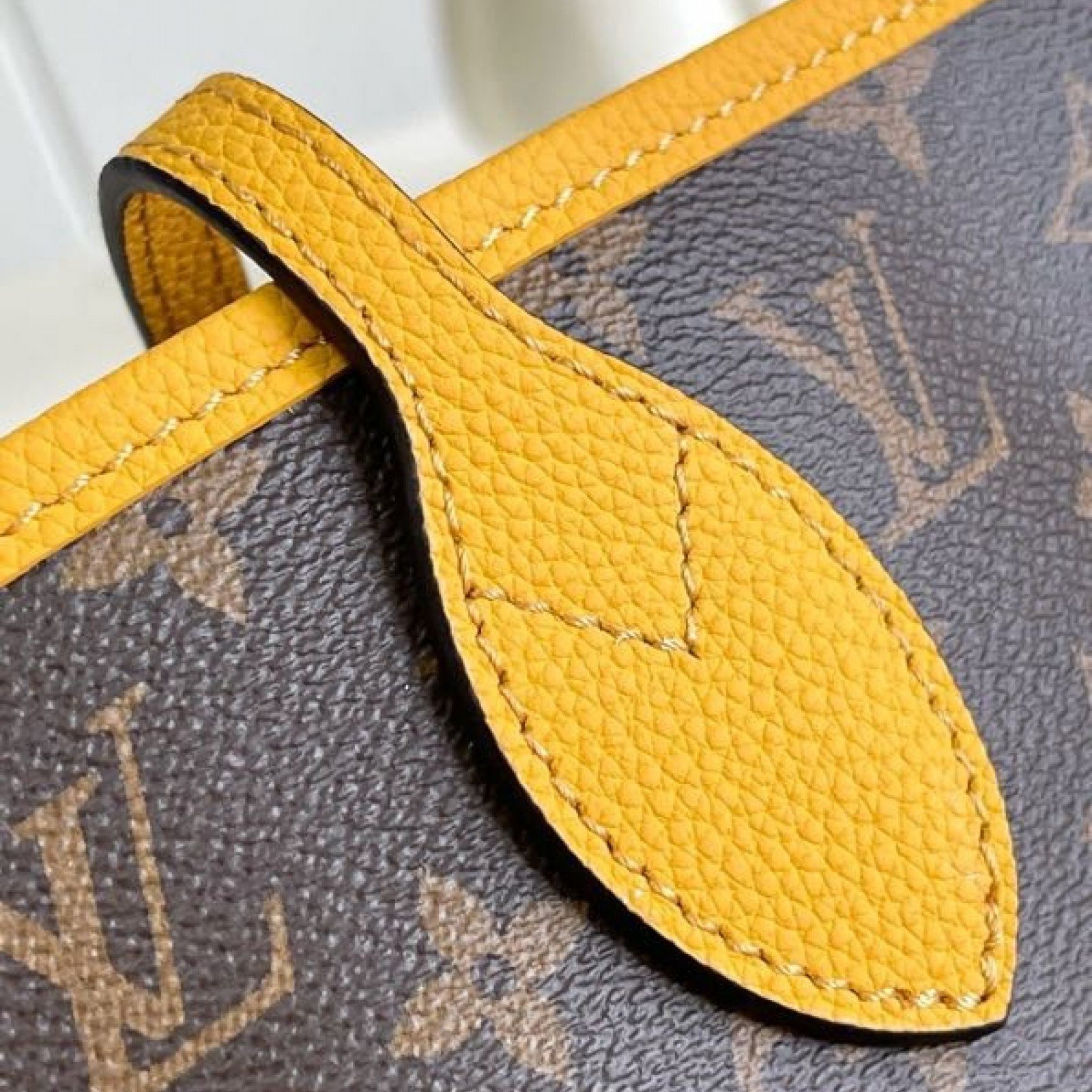 LV Neverfull 4106S