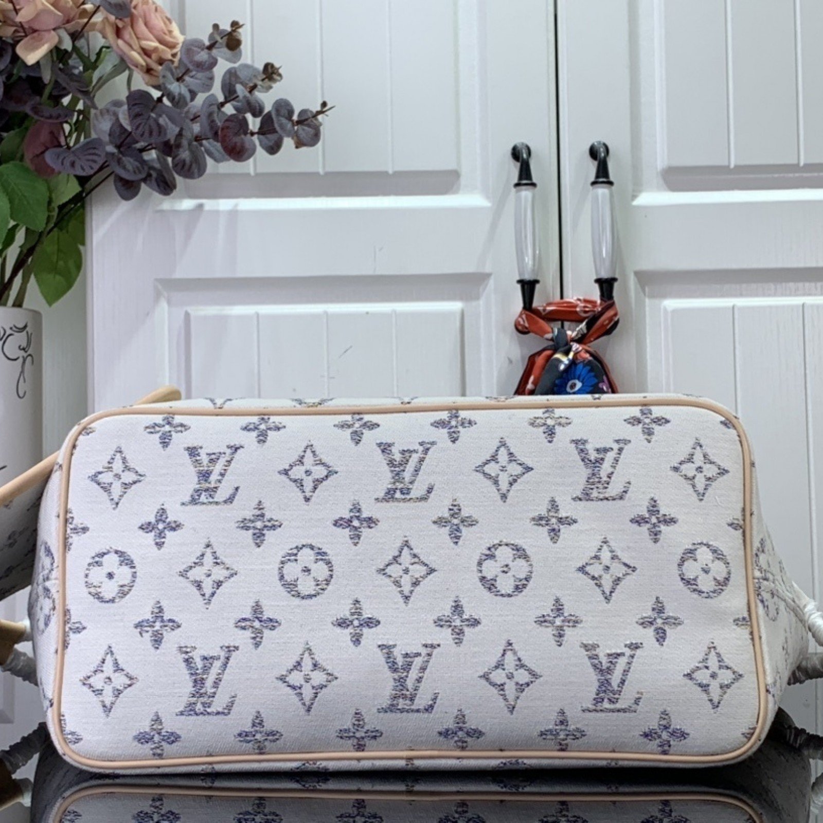LV Neverfull MM  m24905