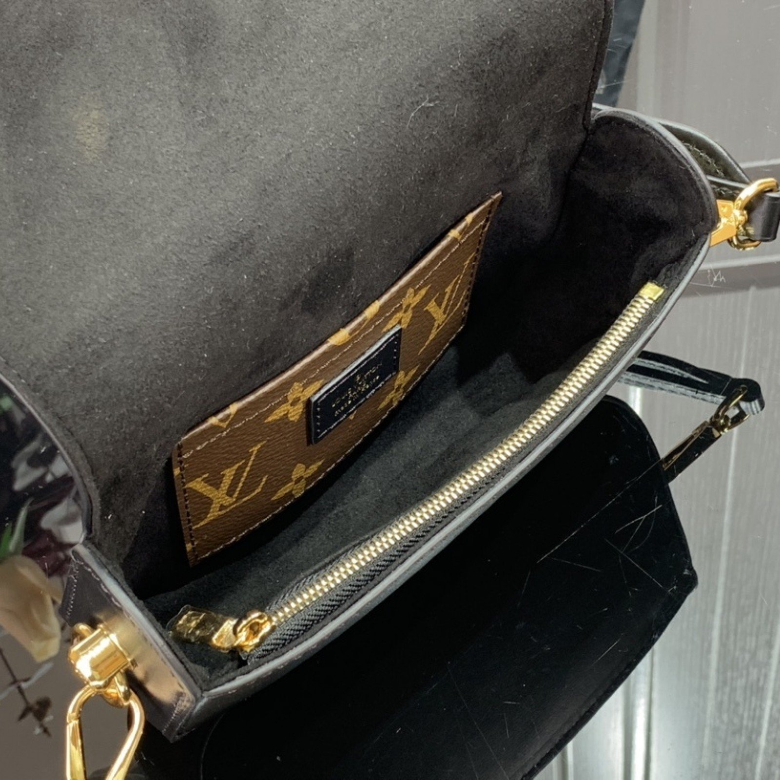 LV OFFICIER M69841