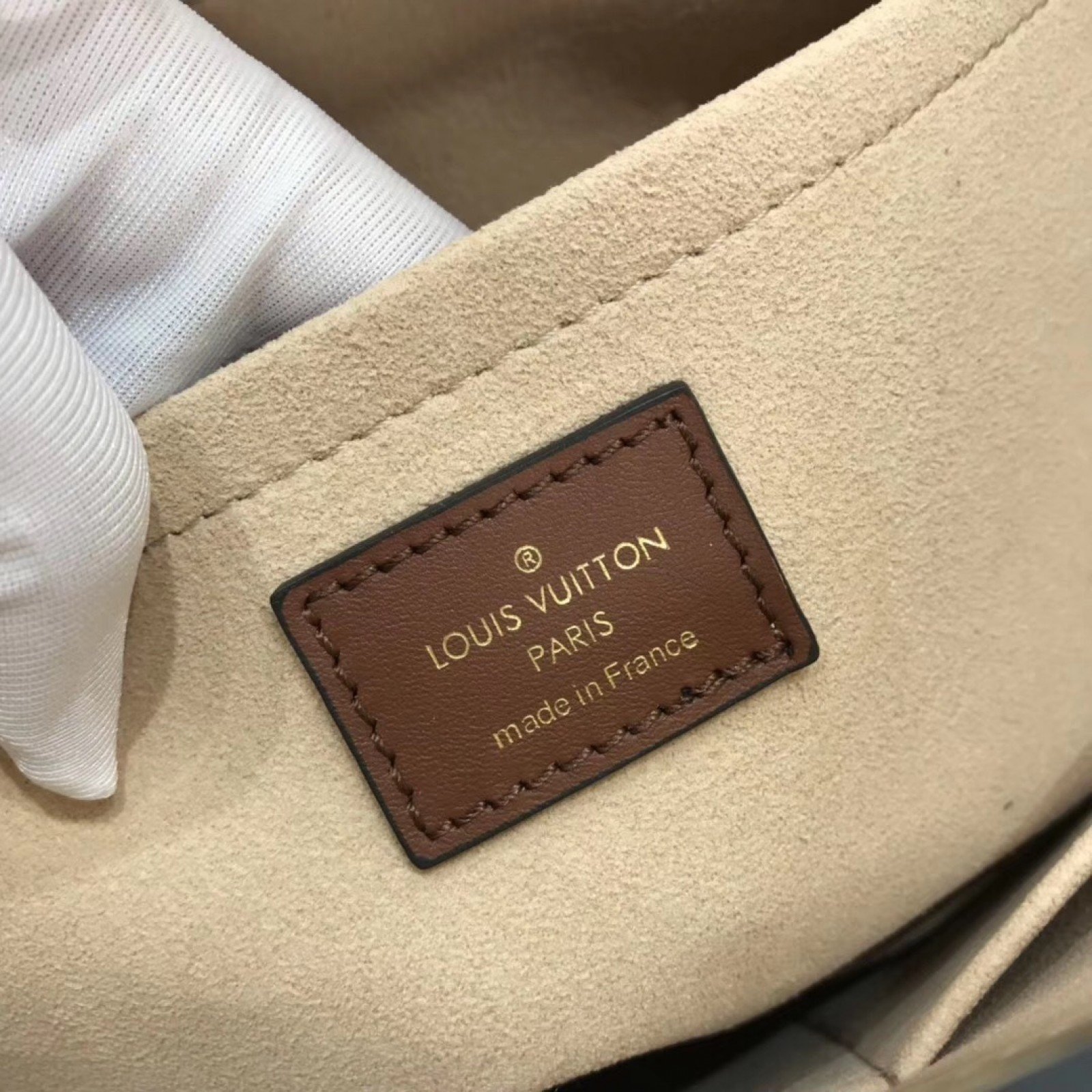 LV ON MY SIDE M53826