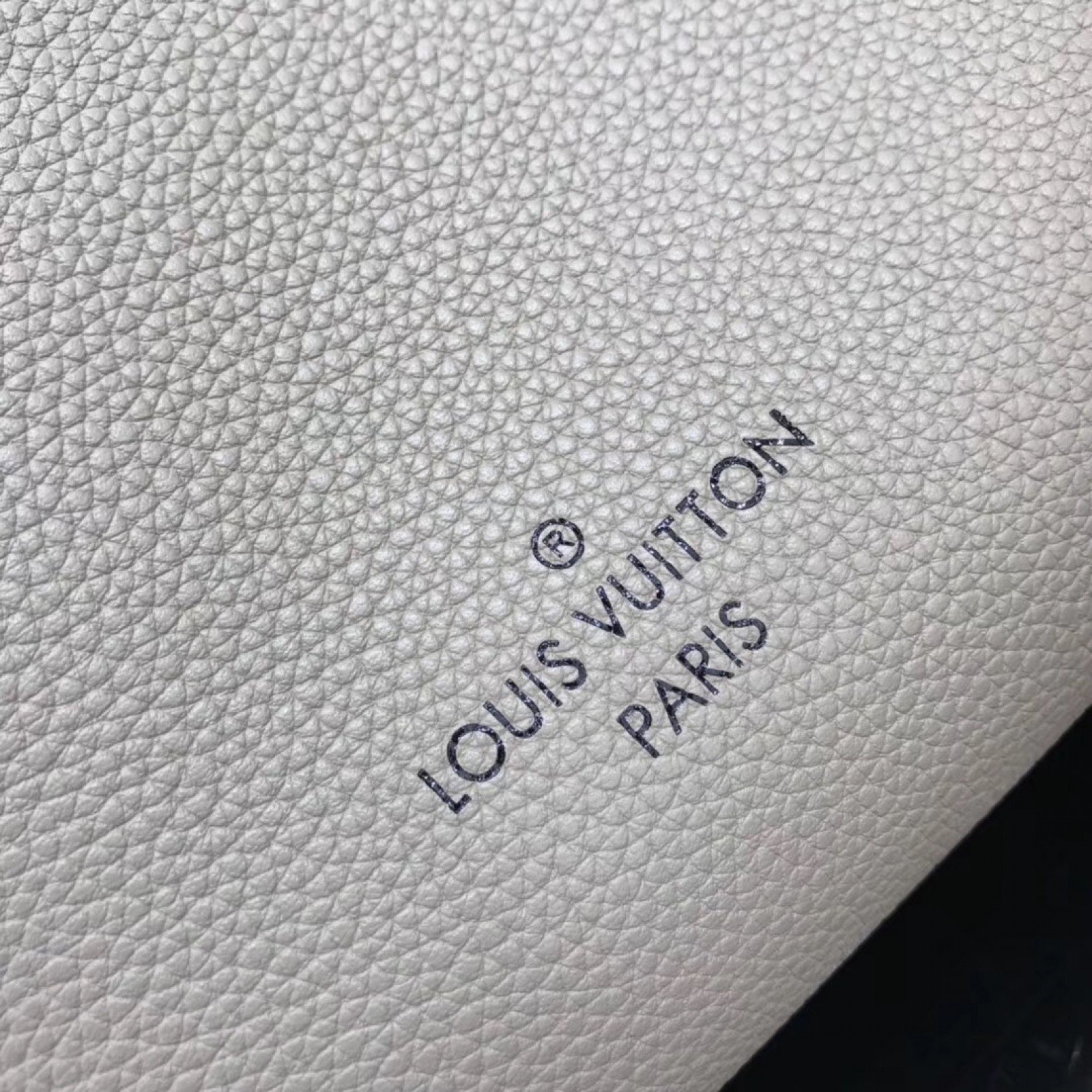 LV ON MY SIDE M53826