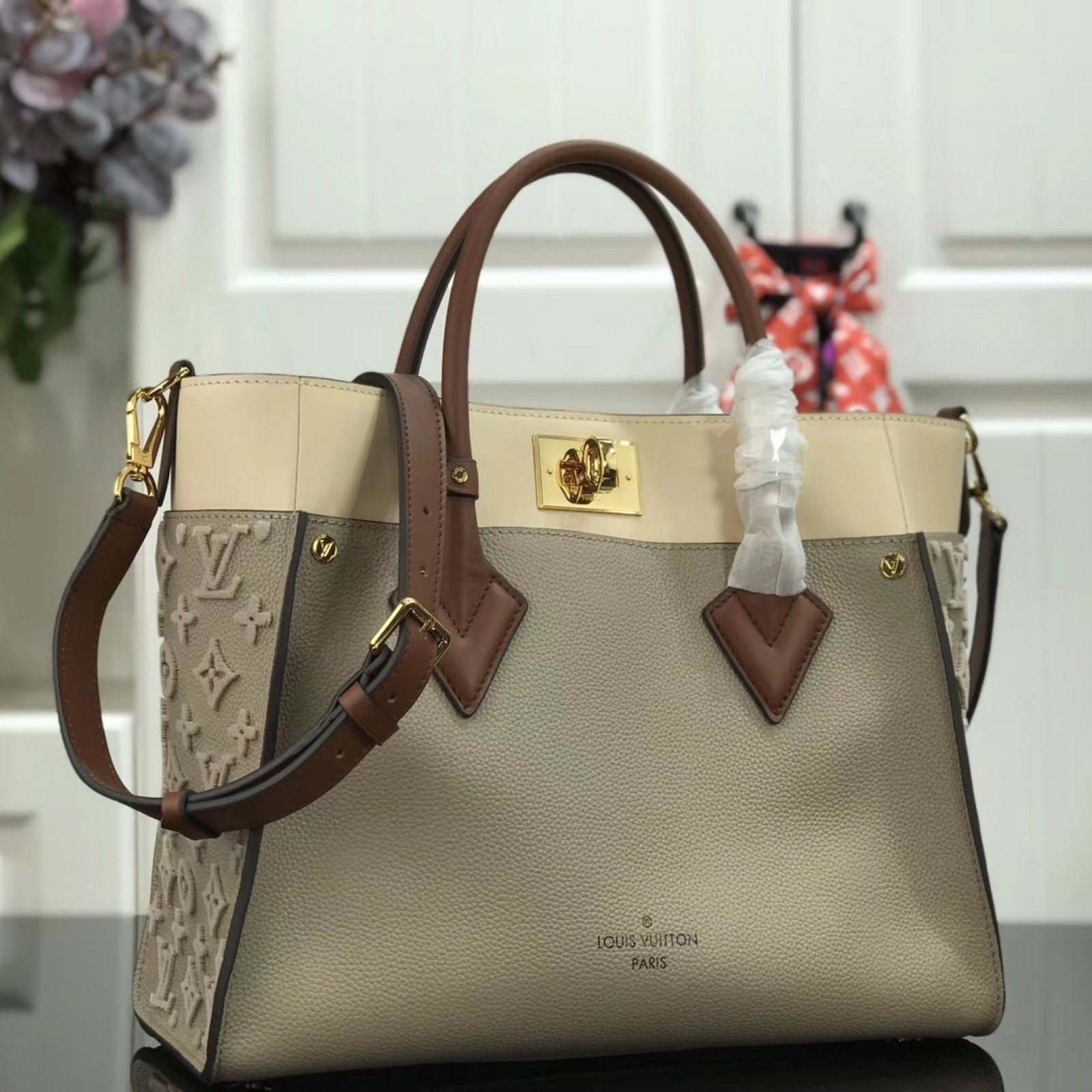 LV ON MY SIDE M53826