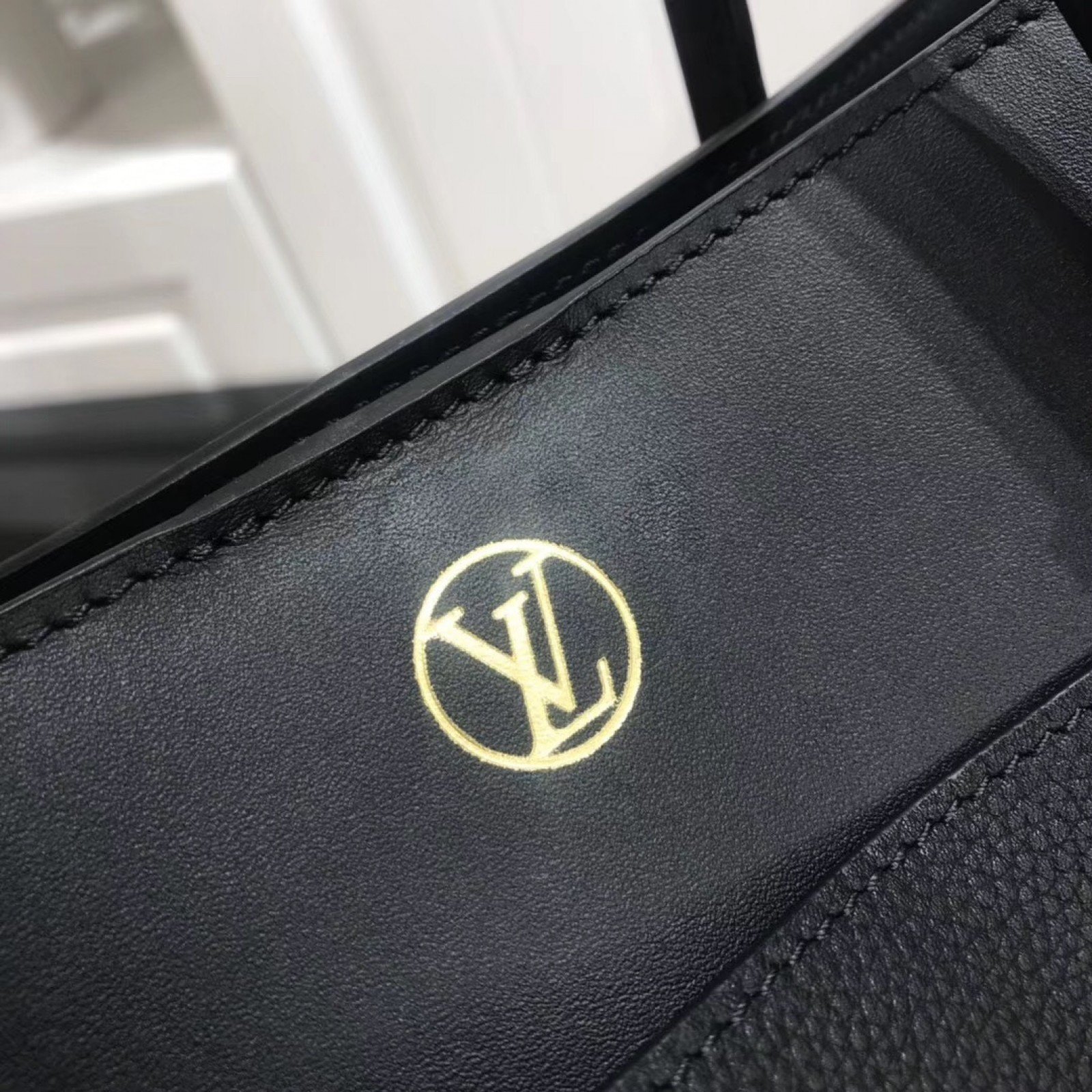 LV ON MY SIDE M53826