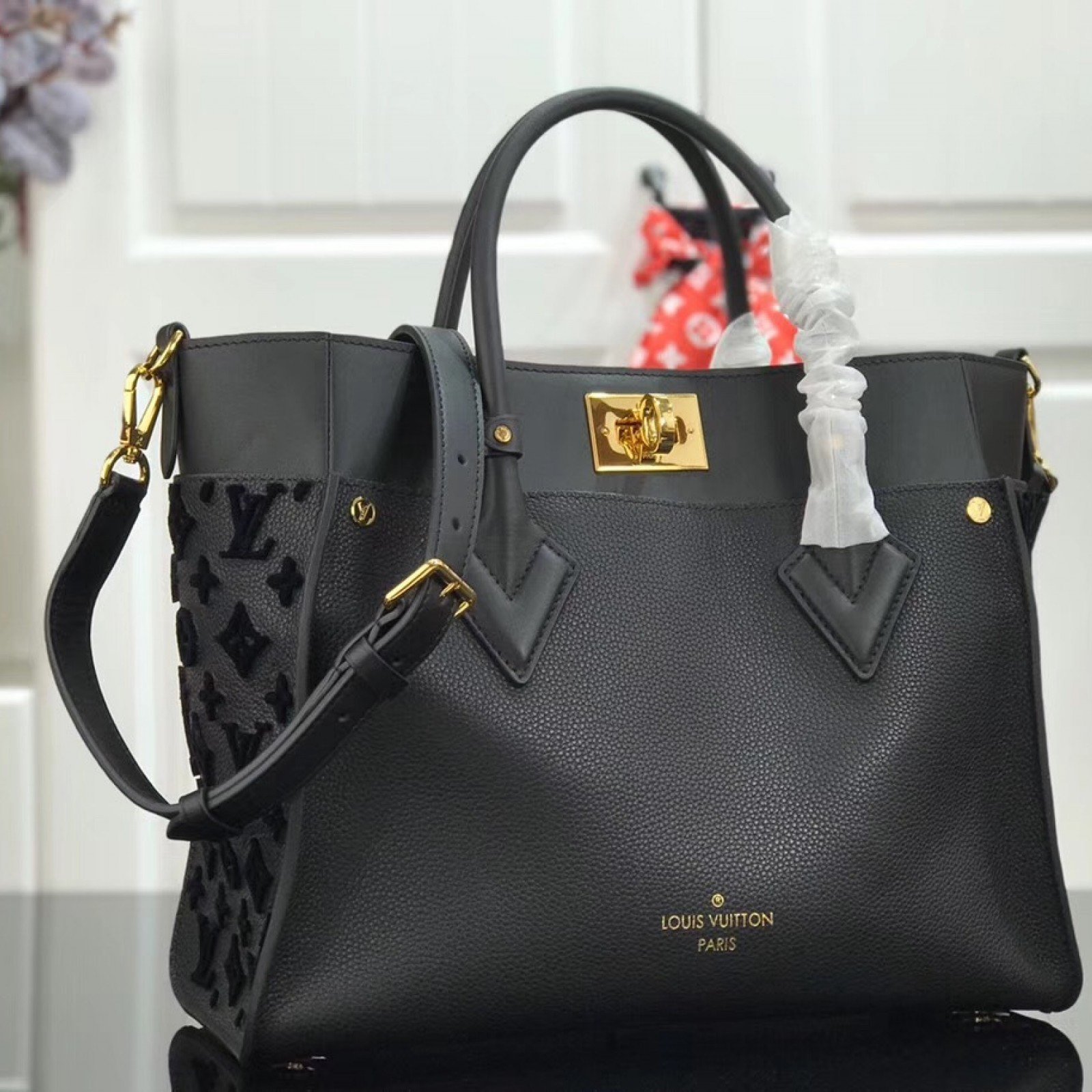 LV ON MY SIDE M53826