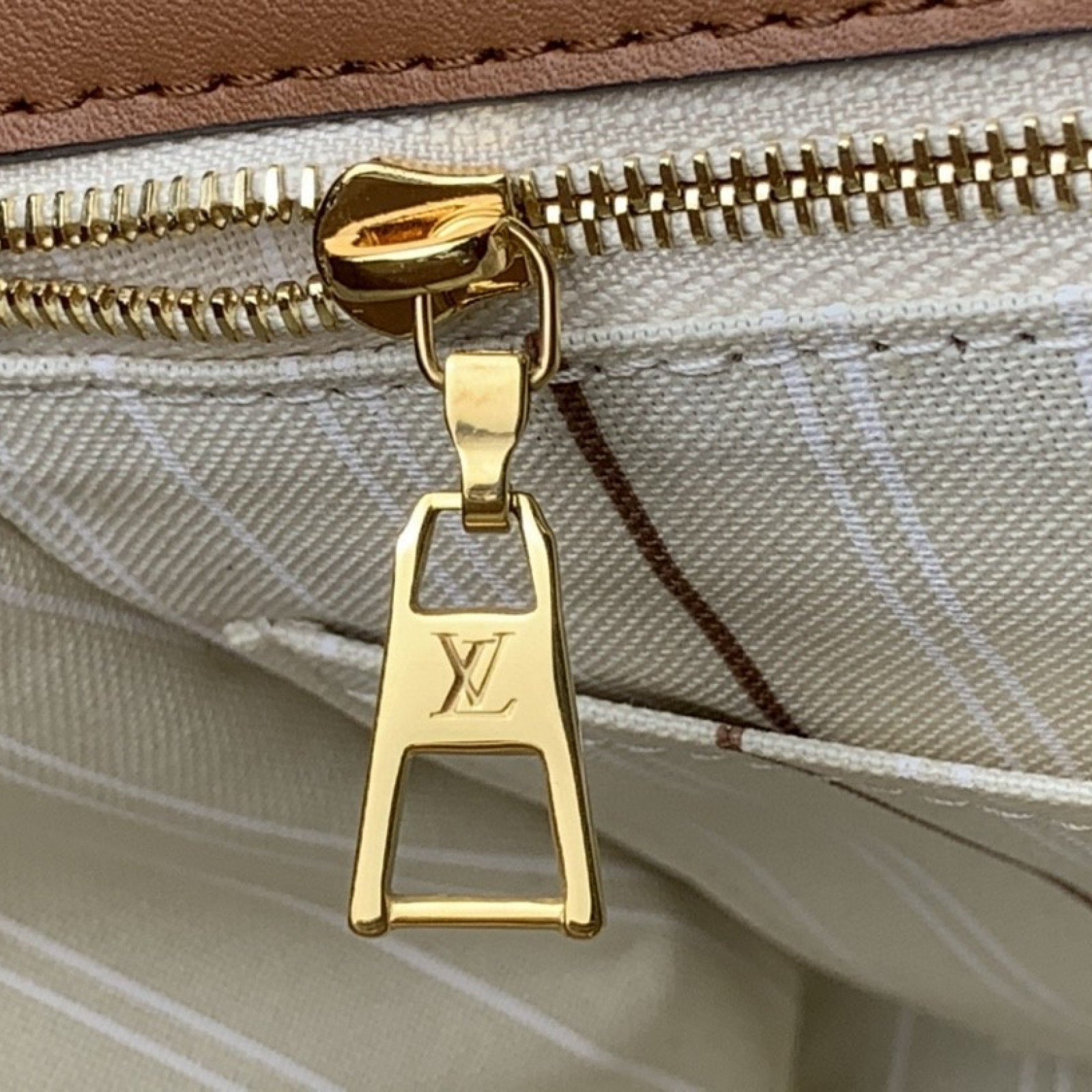 LV ON MY SIDE MM M59842