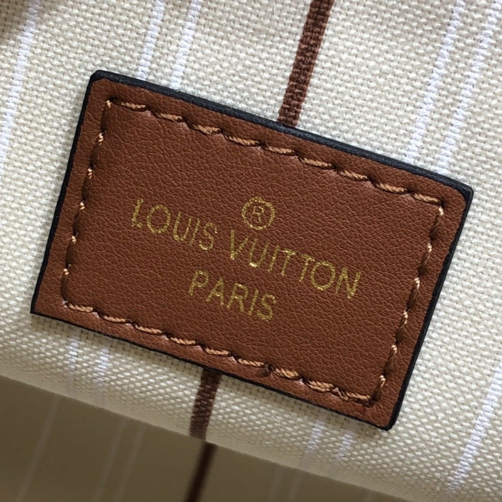 LV ON MY SIDE PM M59905
