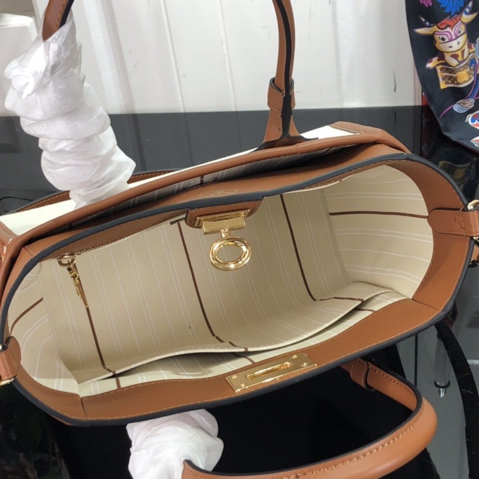 LV ON MY SIDE PM M59905
