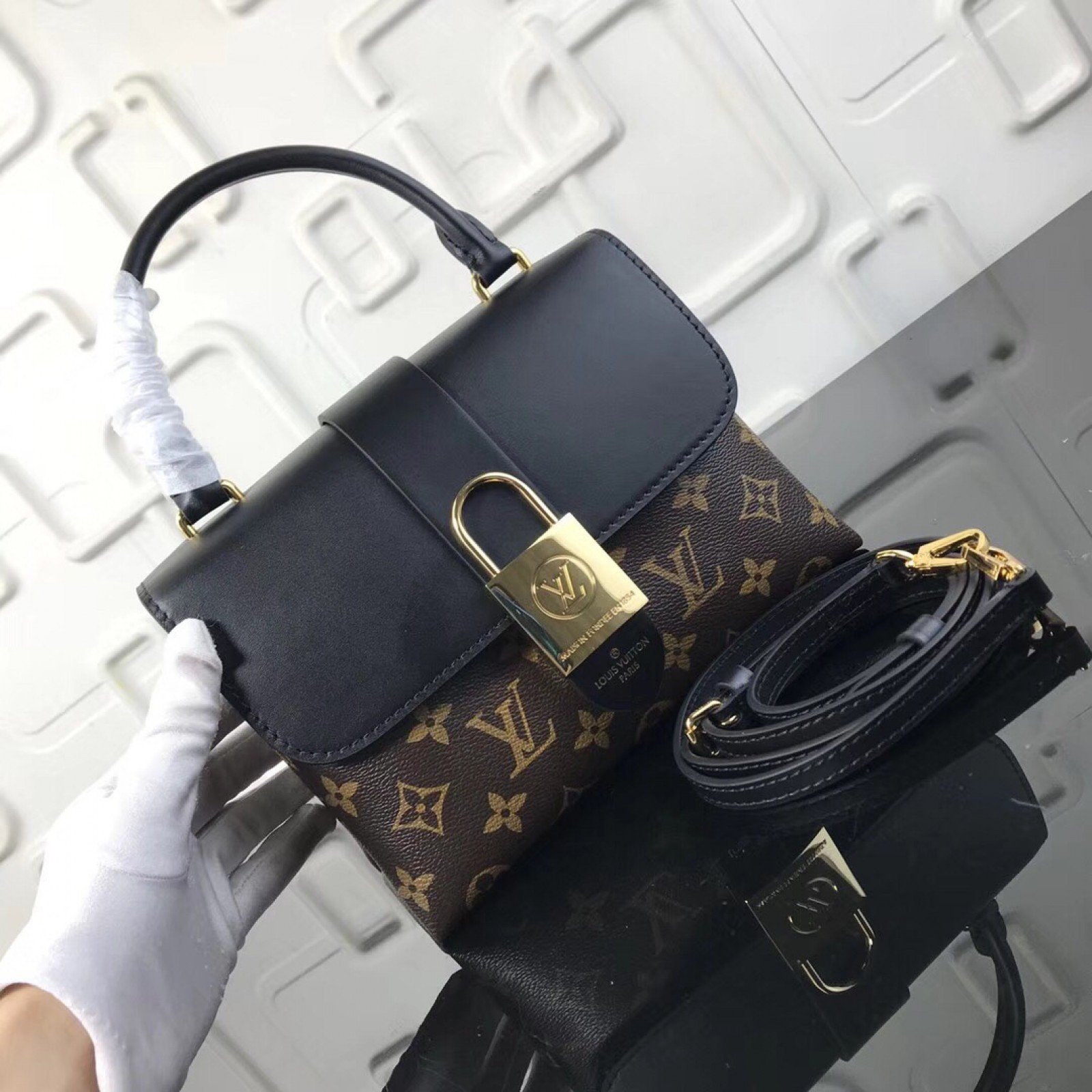 LV ONE HANDLE FLAP BAG M43129