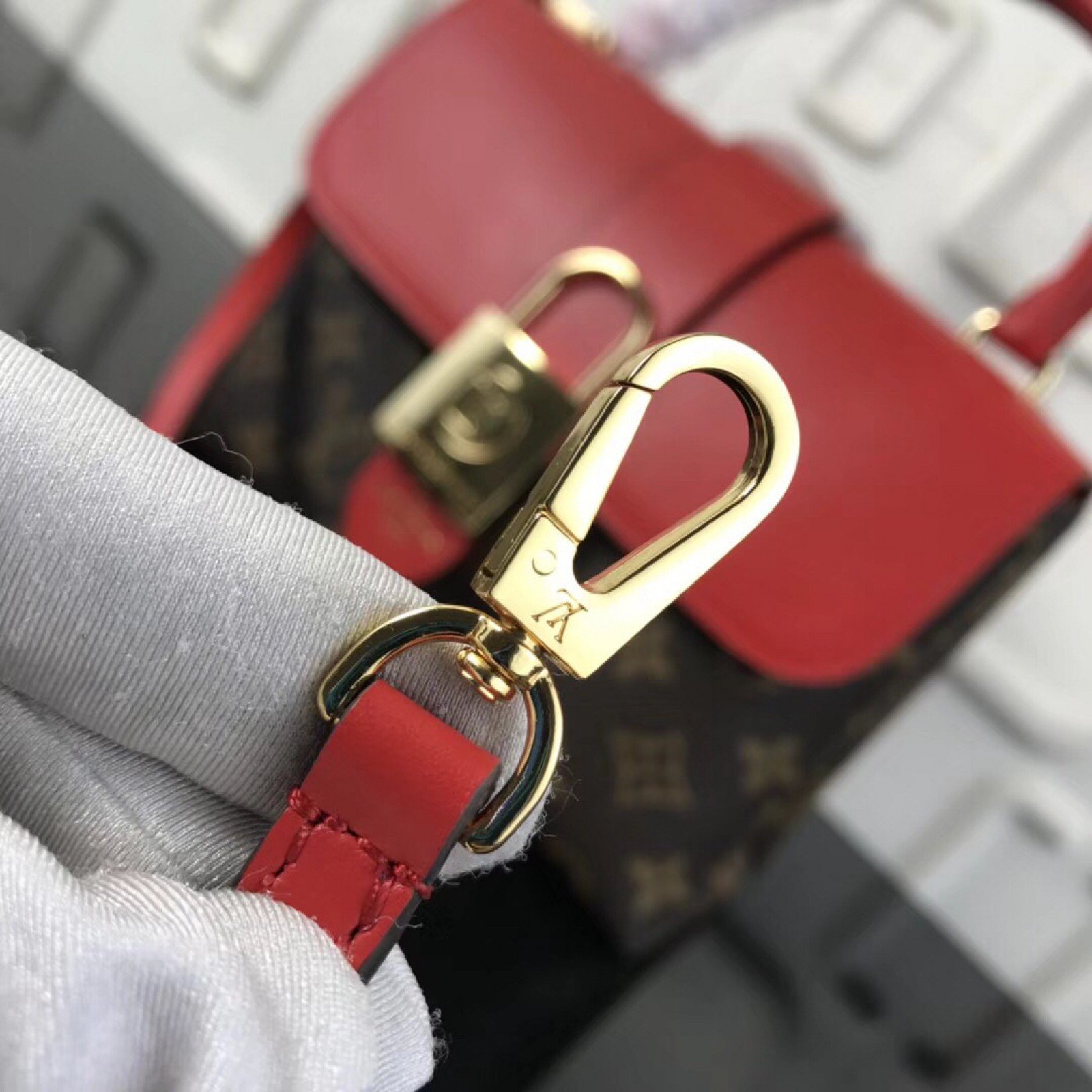 LV ONE HANDLE FLAP BAG M43129