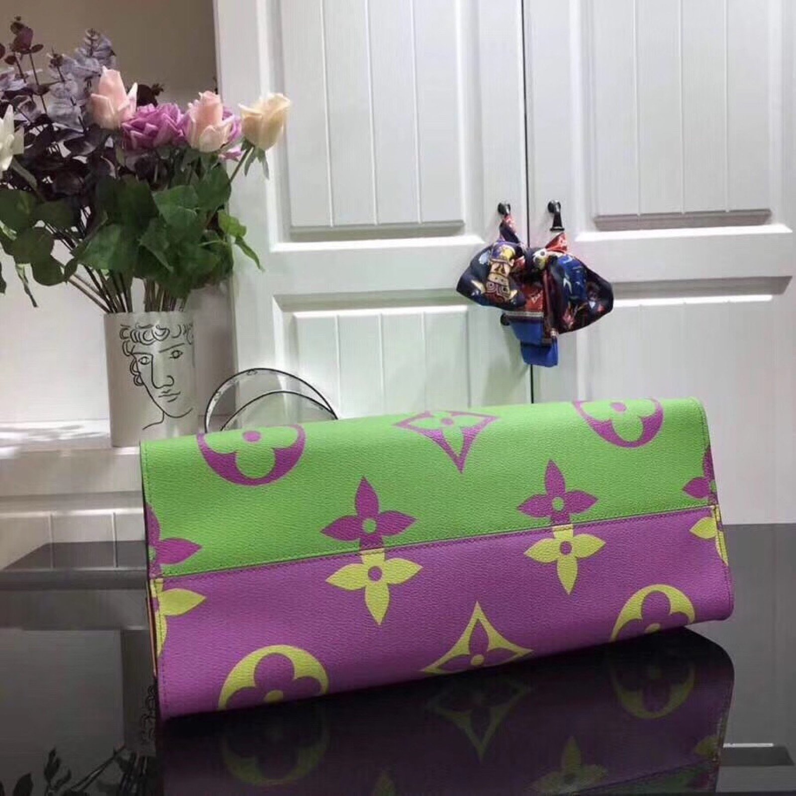 LV ONTHEGO BAG M44570