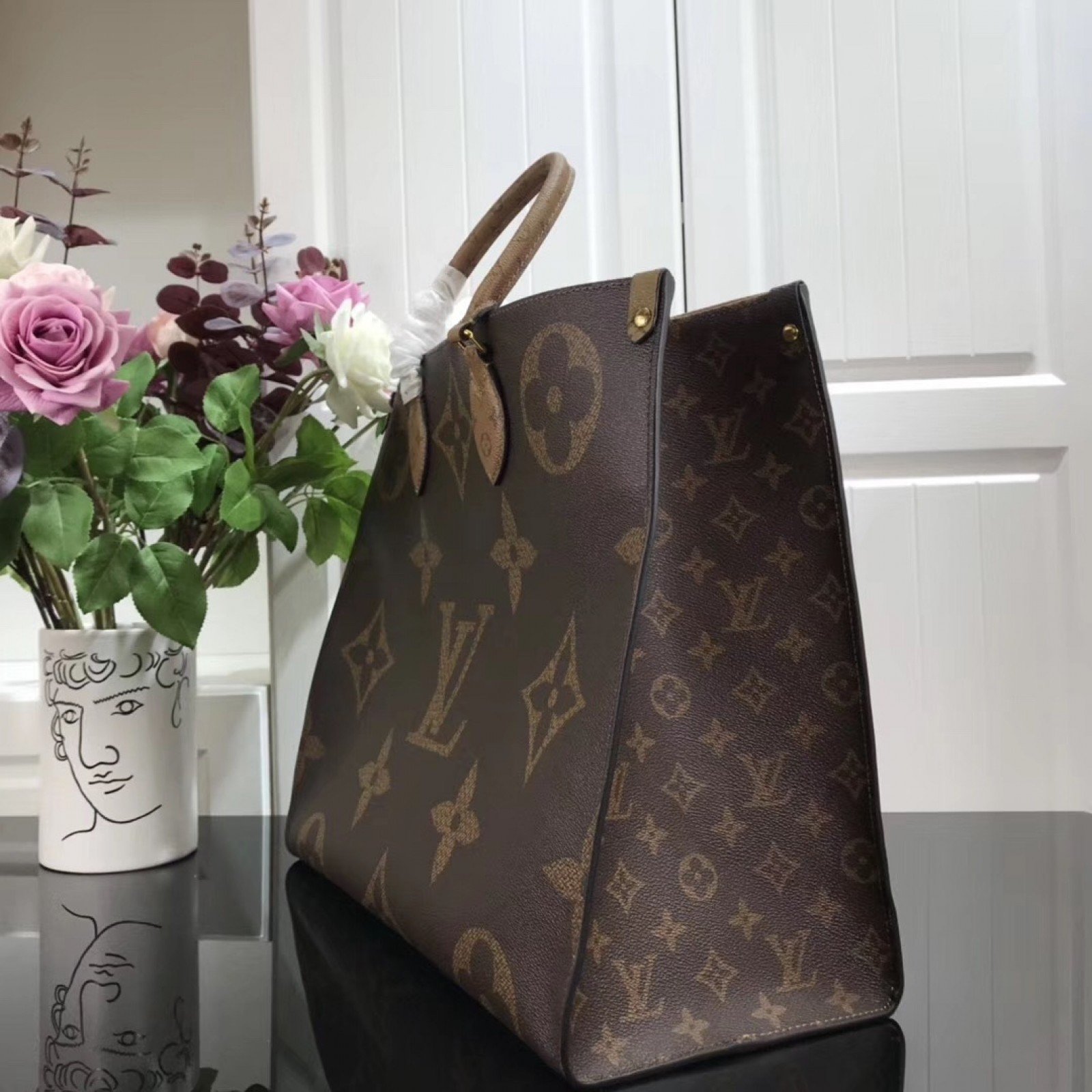 LV ONTHEGO BAG M44570LS