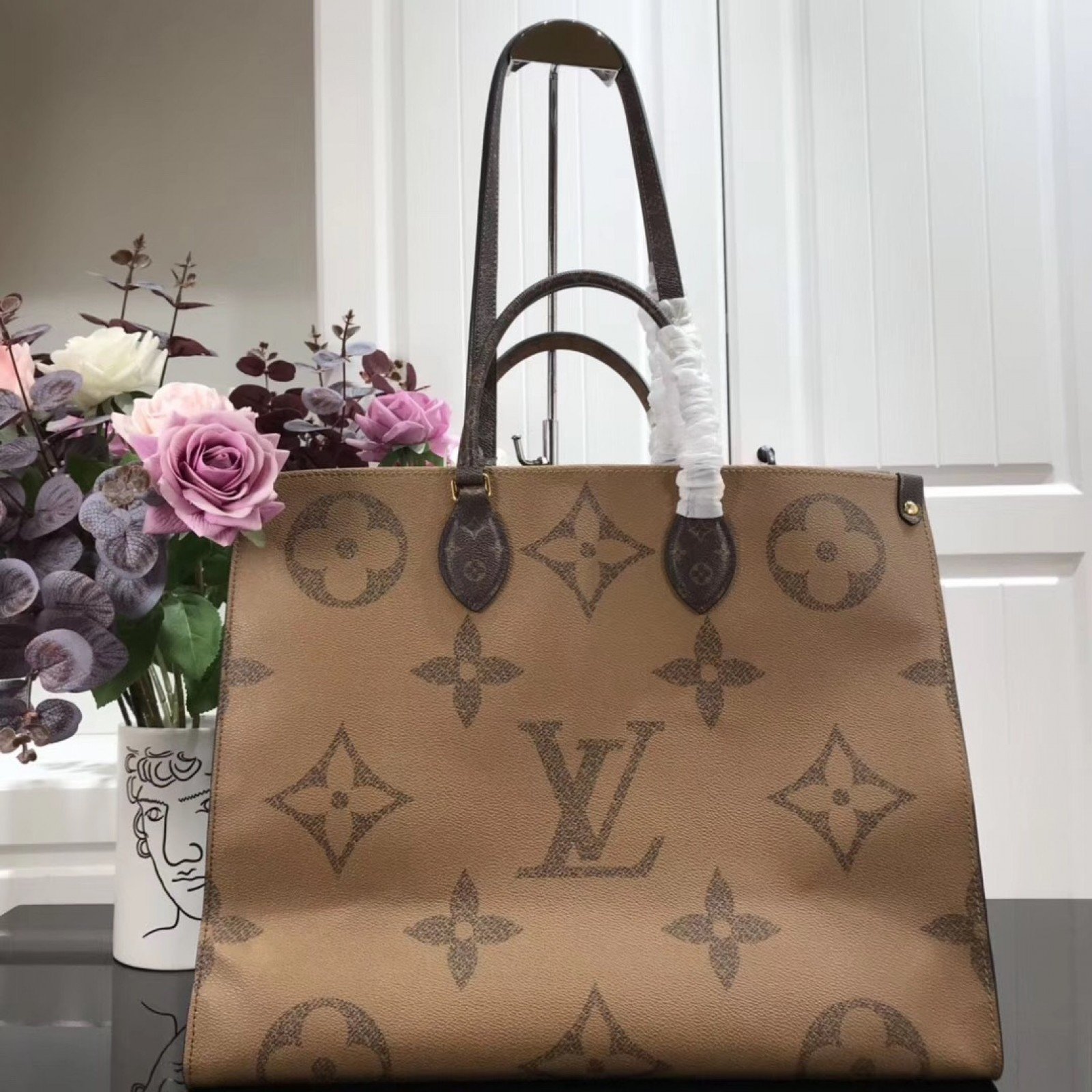 LV ONTHEGO BAG M44570LS