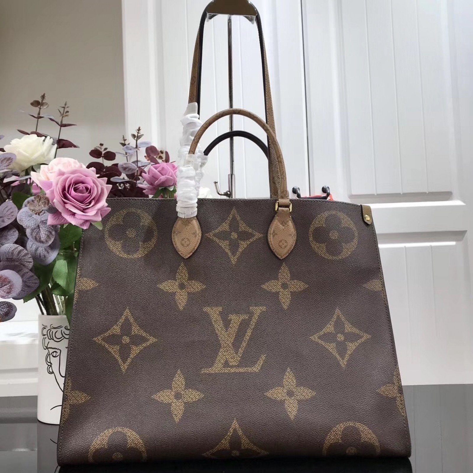 LV ONTHEGO BAG M44570LS