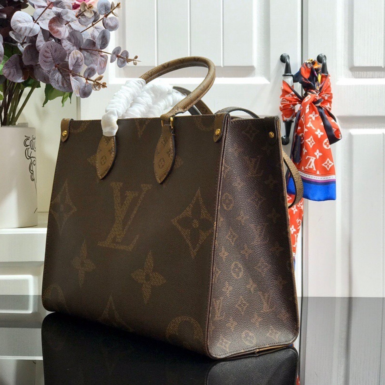 LV ONTHEGO BAG M44576