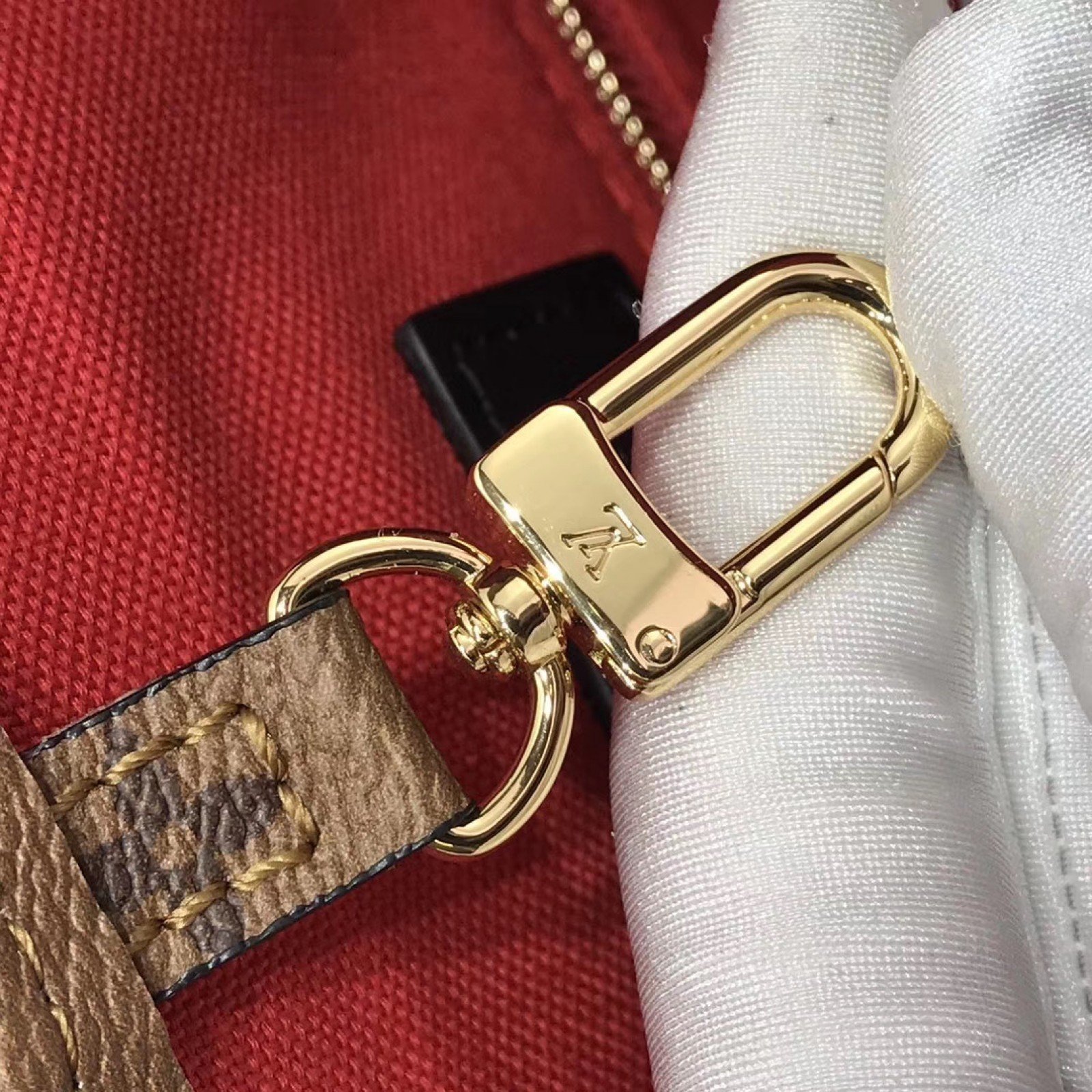 LV ONTHEGO BAG M44576