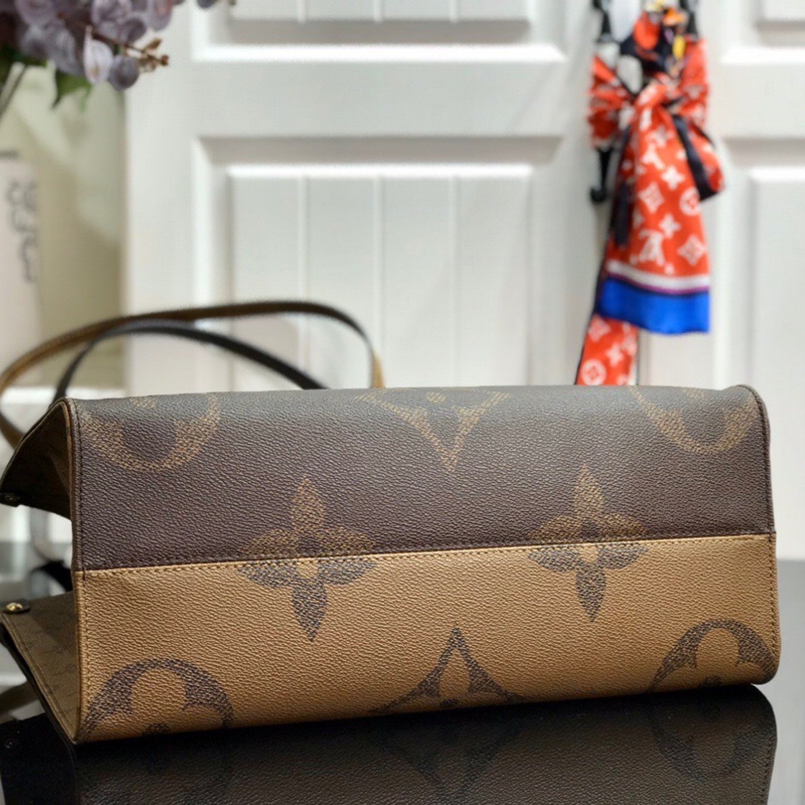 LV ONTHEGO BAG M44576