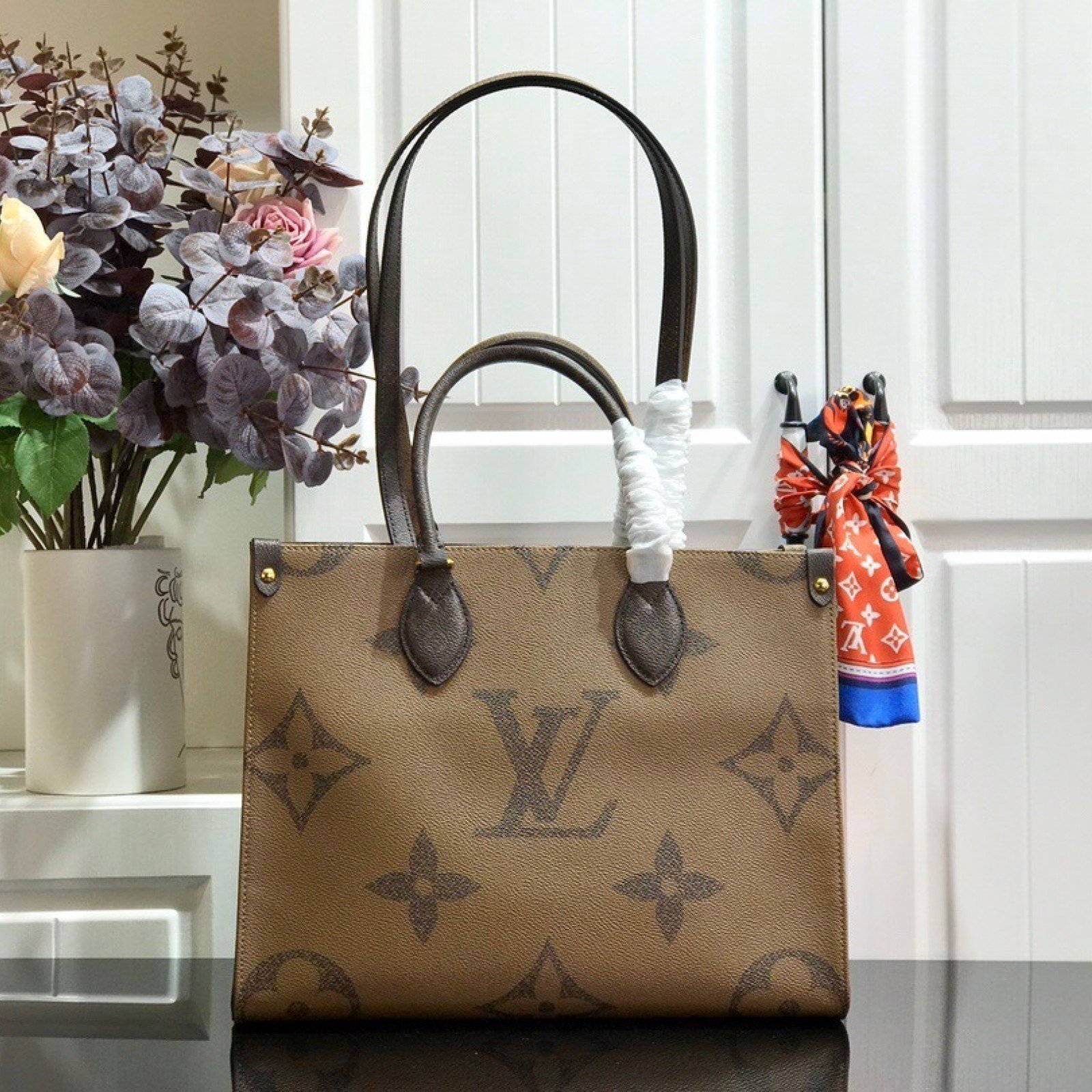 LV ONTHEGO BAG M44576