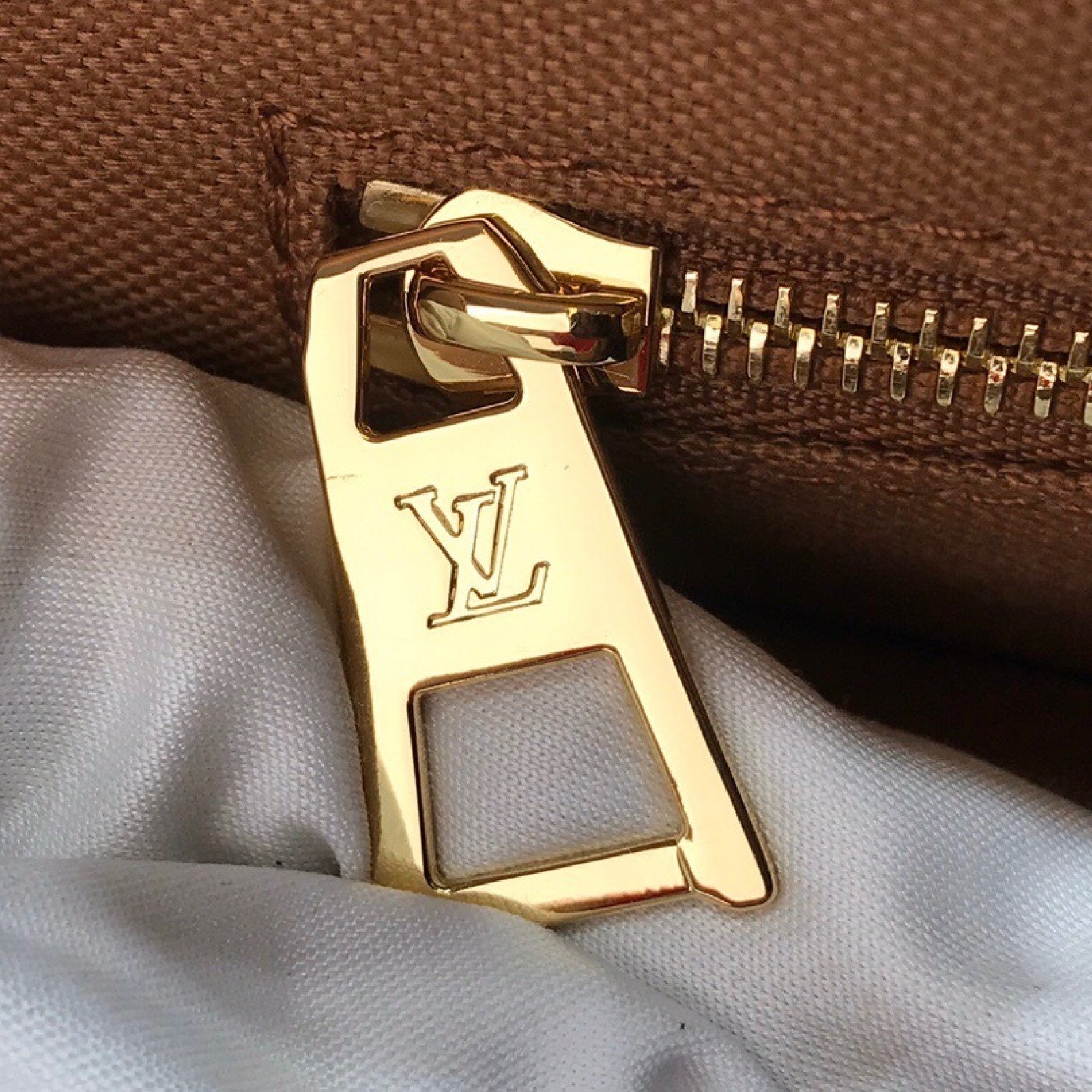 LV ONTHEGO GM M44576CH