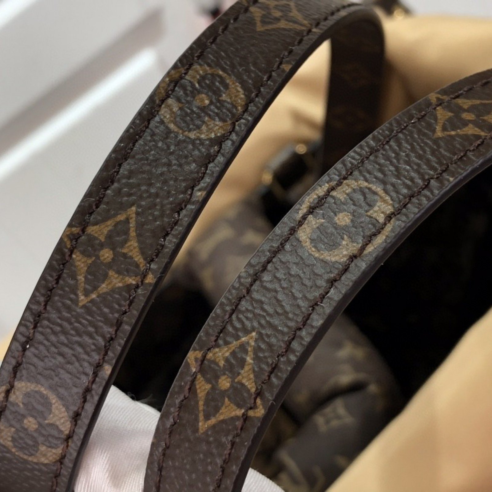 LV ONTHEGO GM M59005