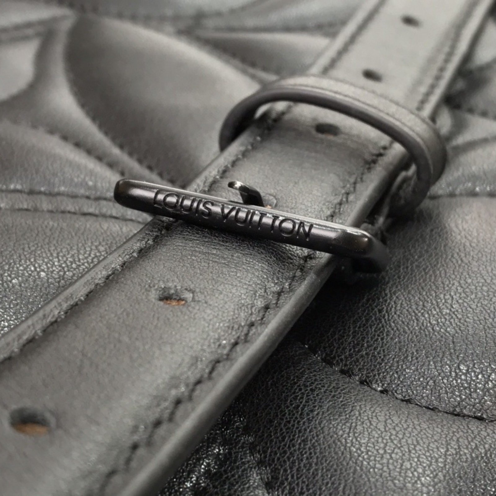 LV ONTHEGO M60725YH