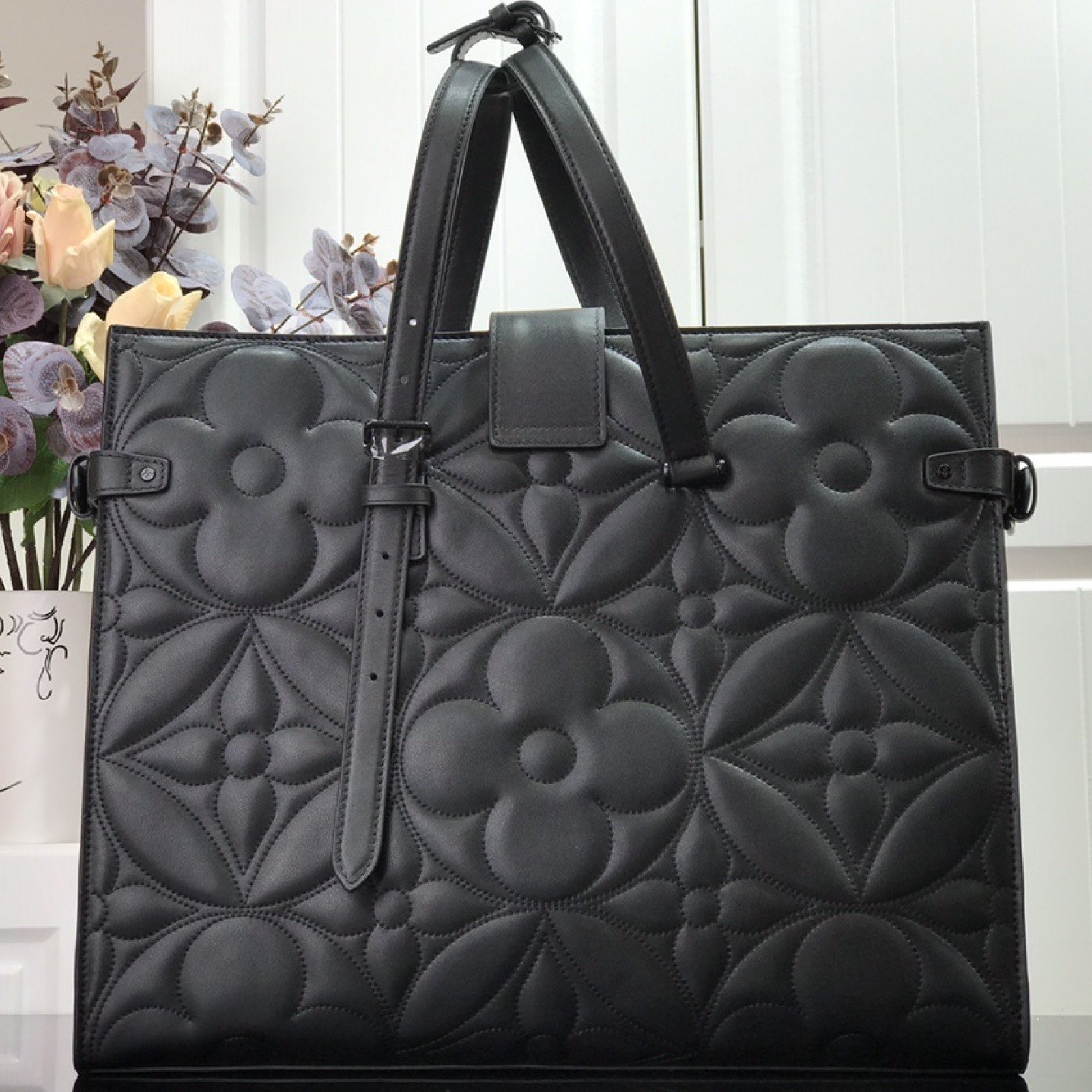 LV ONTHEGO M60725YH