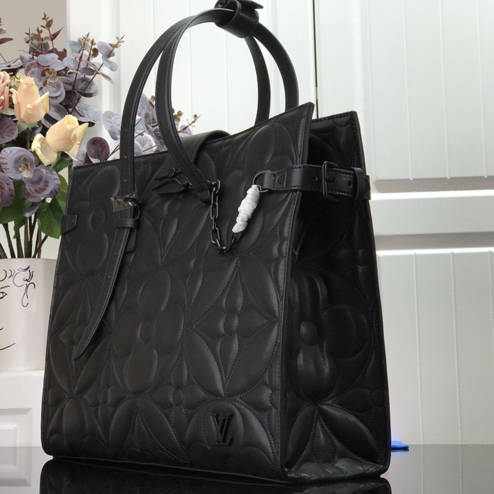 LV ONTHEGO M60725YH