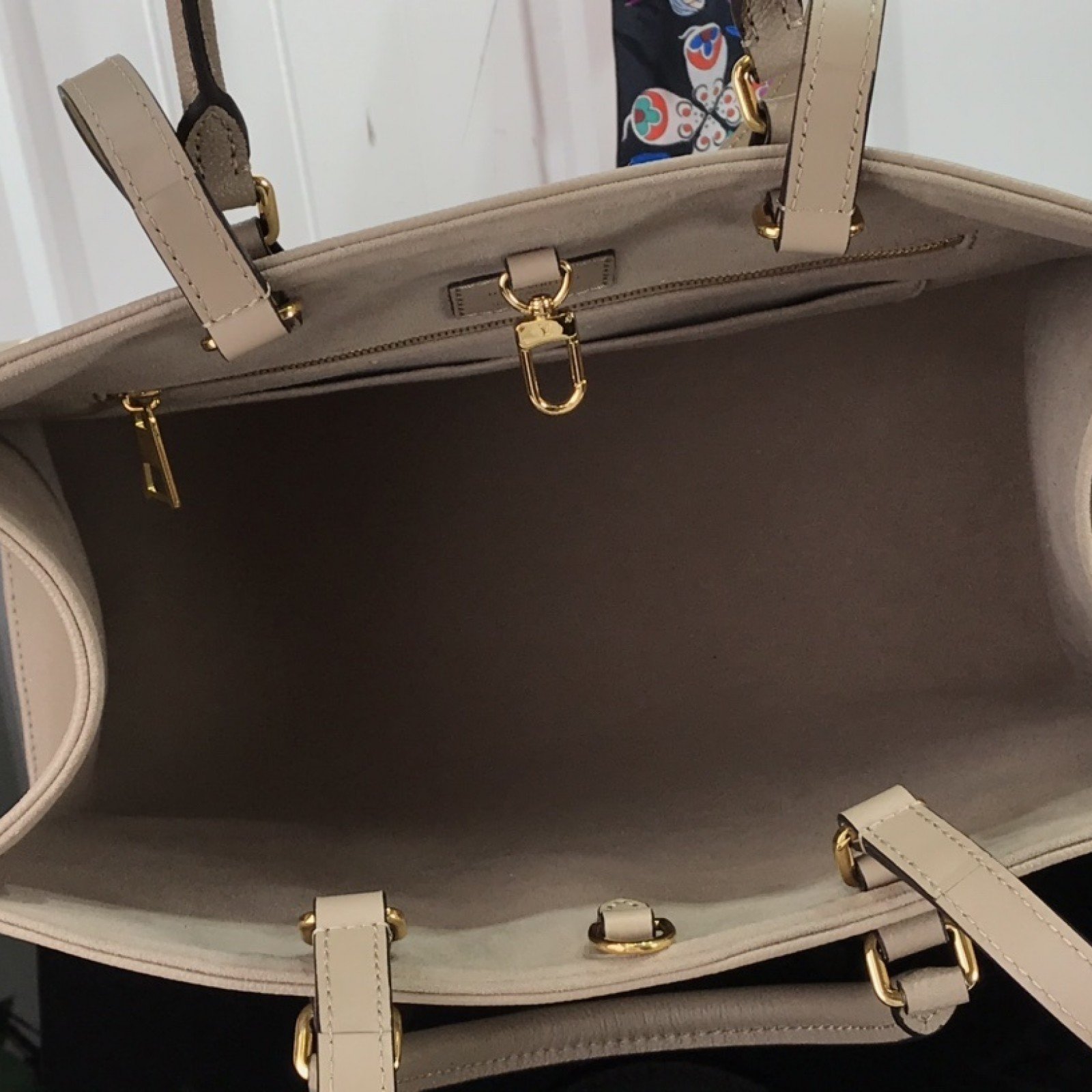 LV ONTHEGO MM M45495