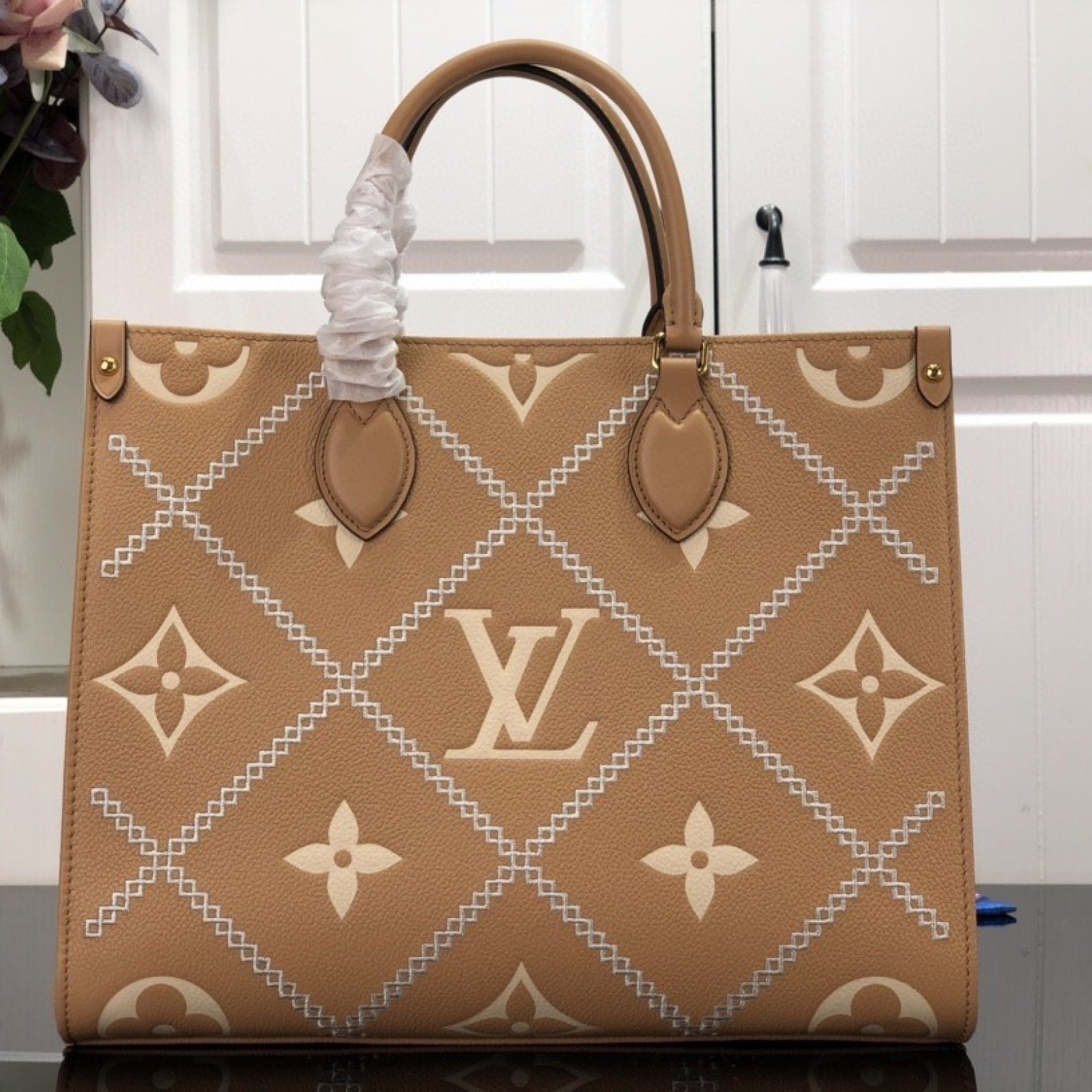 LV ONTHEGO MM M46016