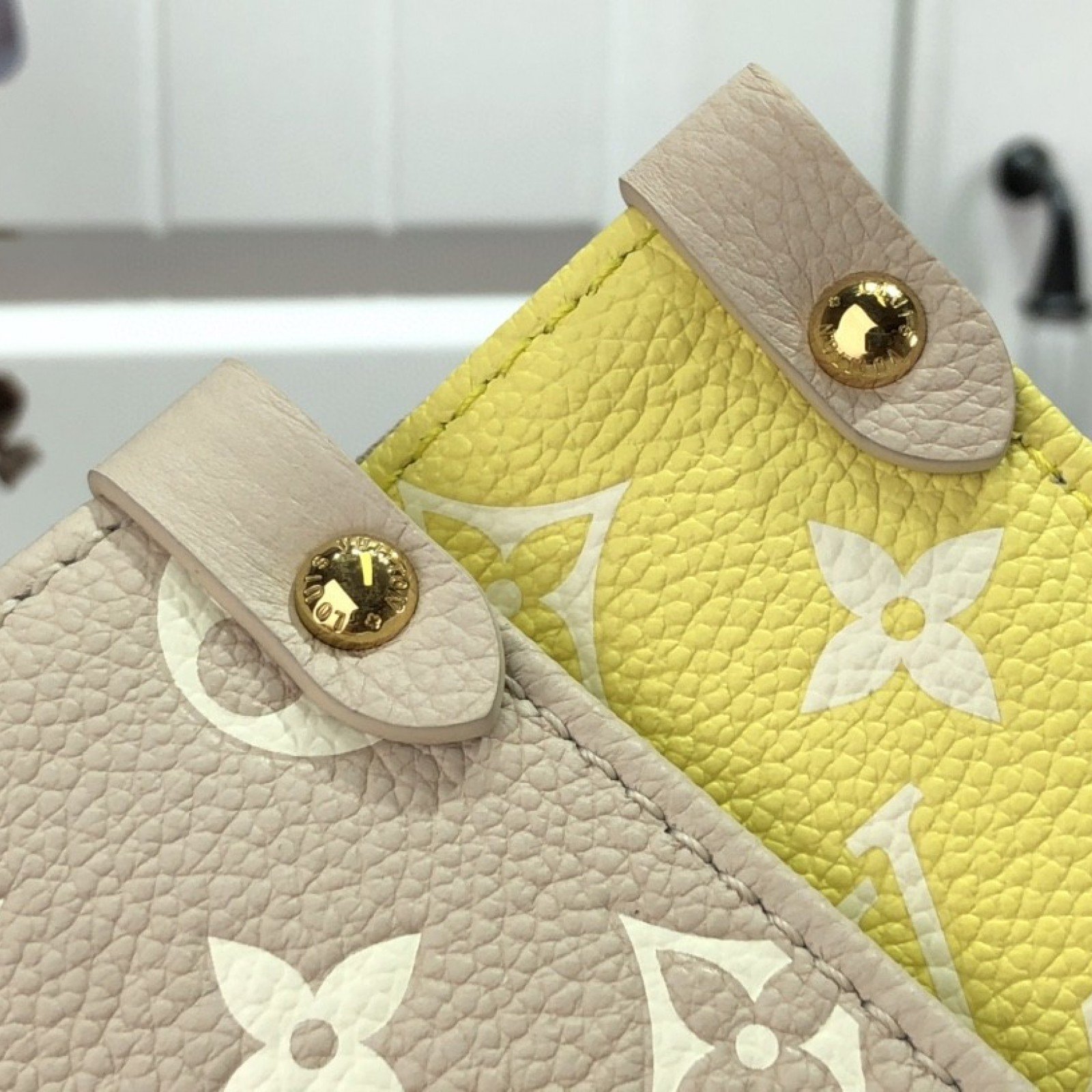 LV ONTHEGO MM M46060