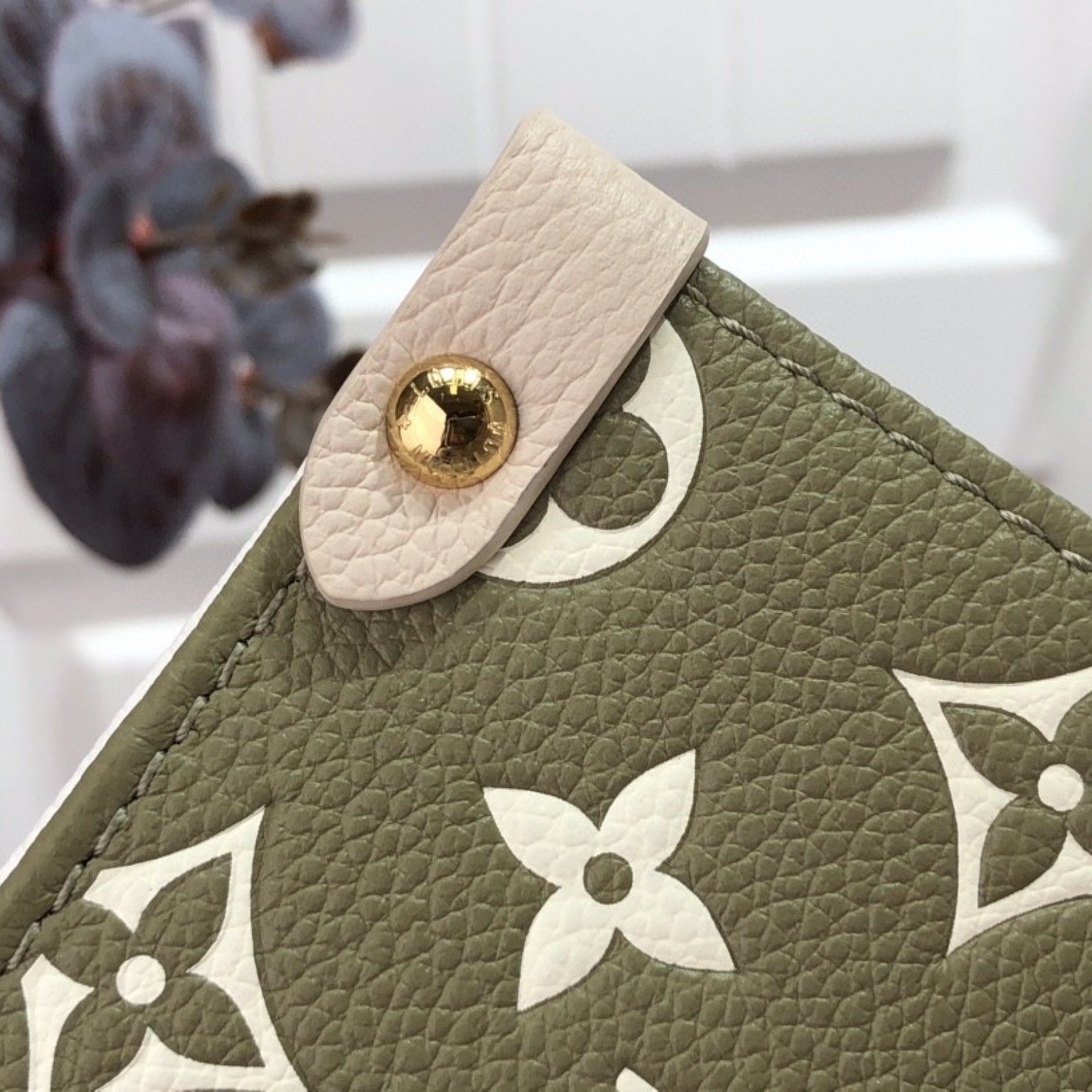 LV ONTHEGO MM M46060