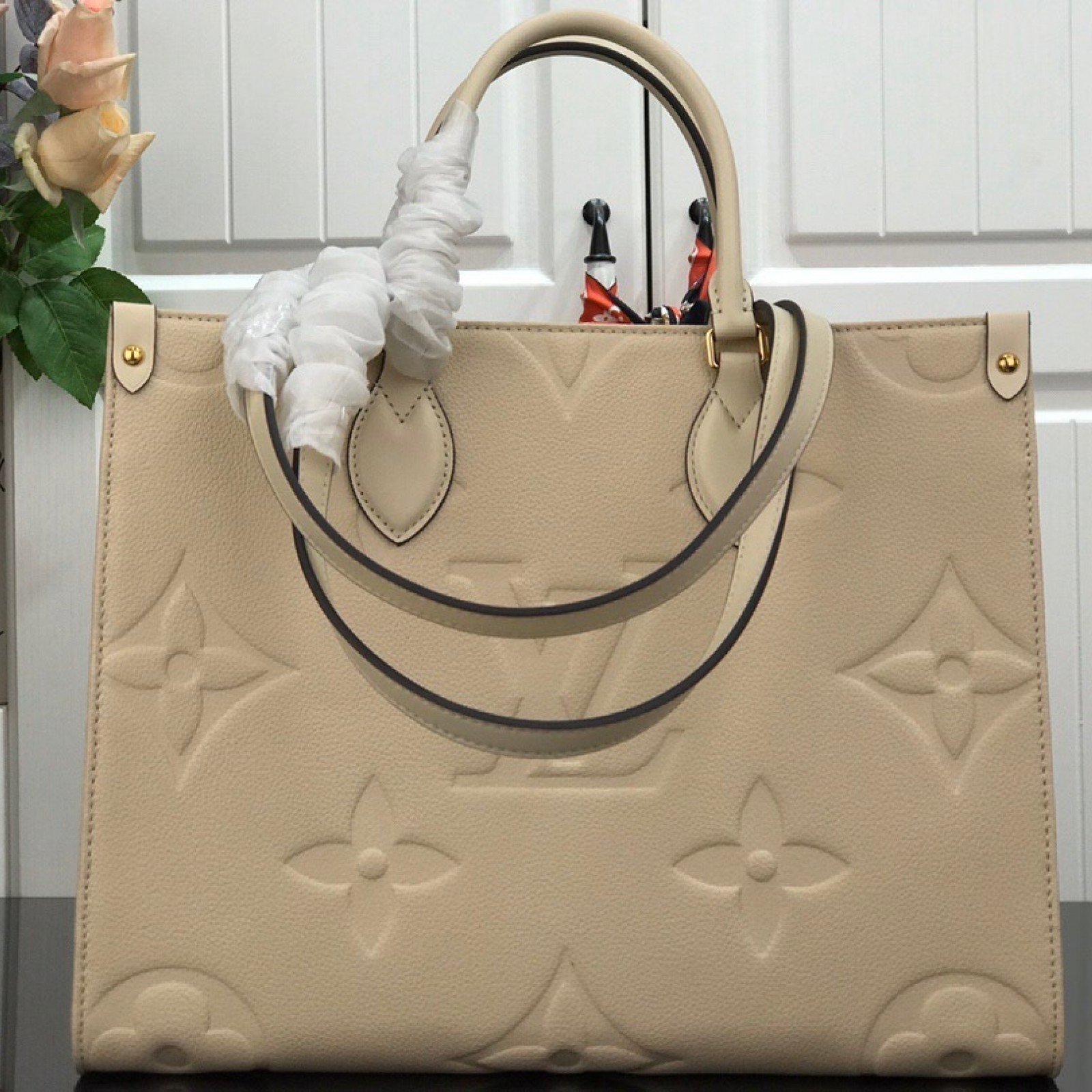 LV ONTHEGO PM BAG M44925X