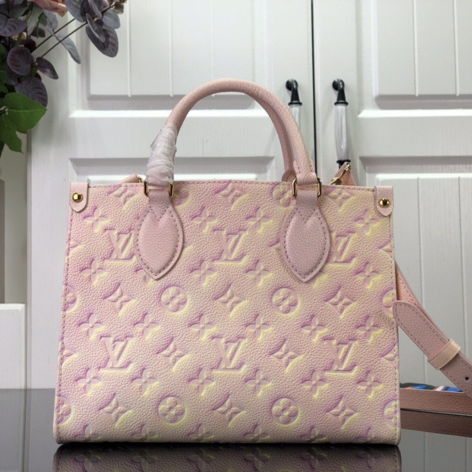 LV ONTHEGO PM M46168