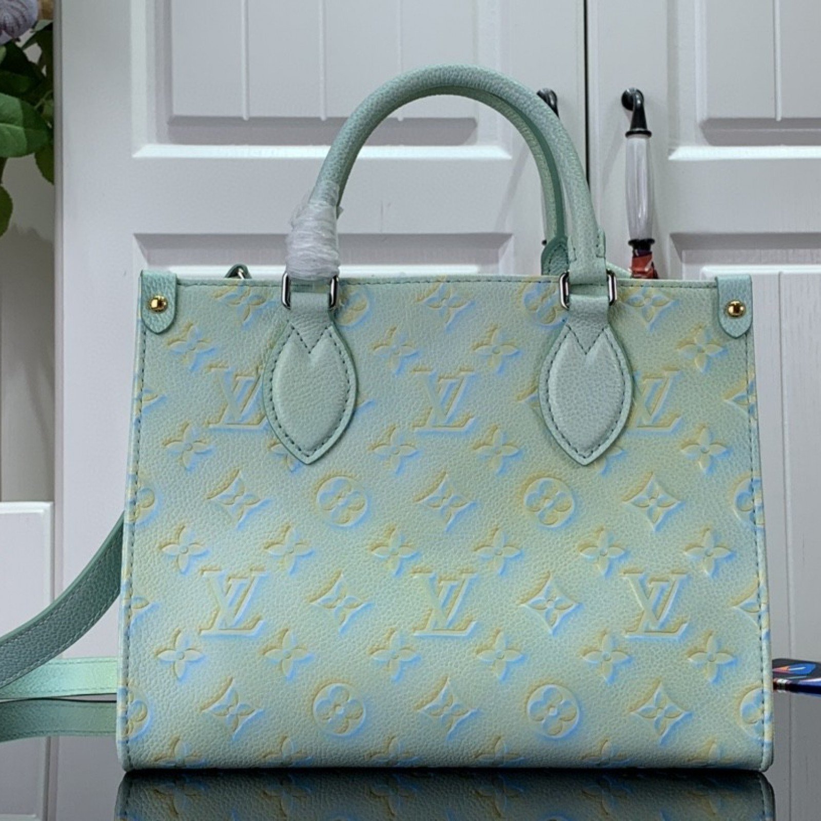 LV ONTHEGO PM M46168
