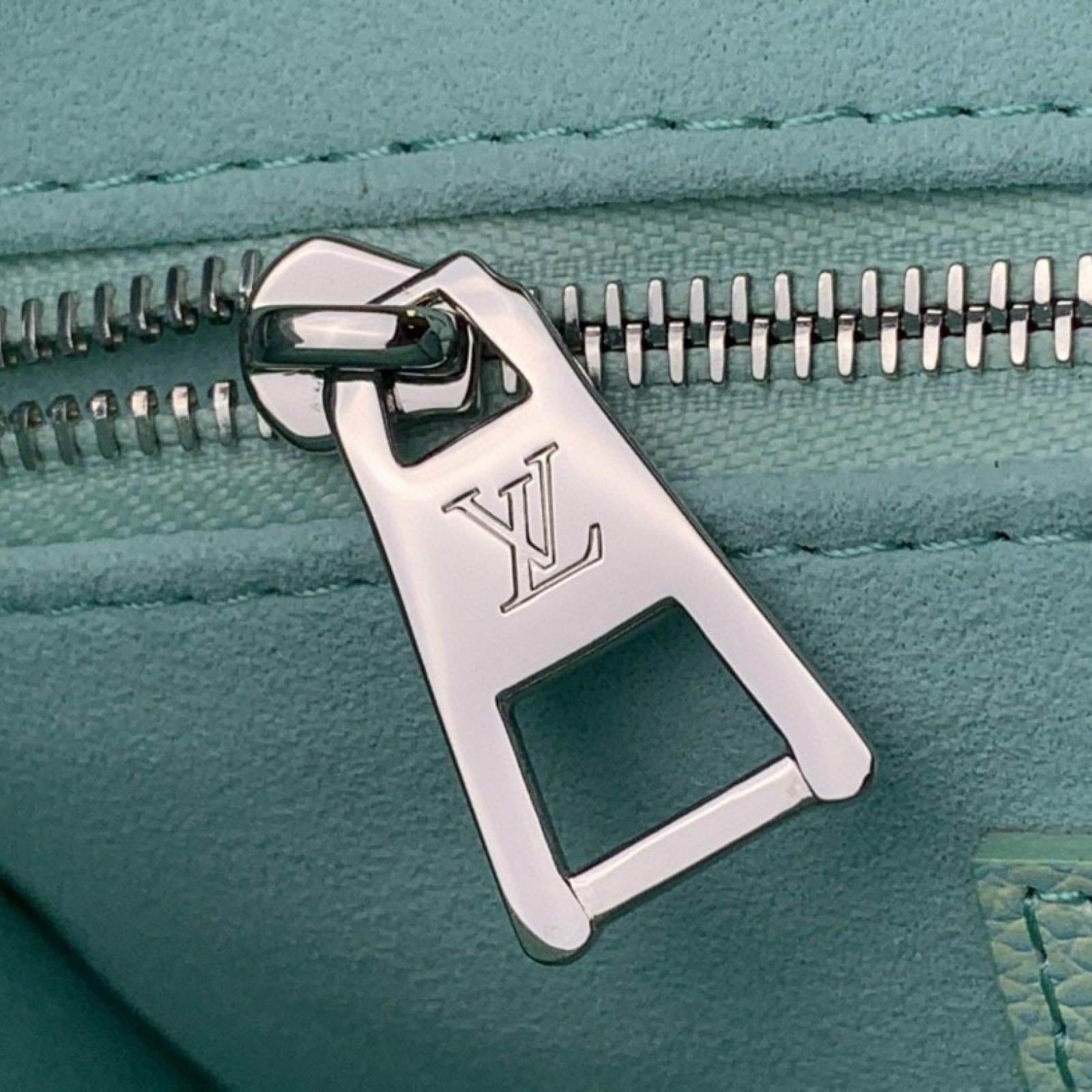 LV ONTHEGO PM M46168