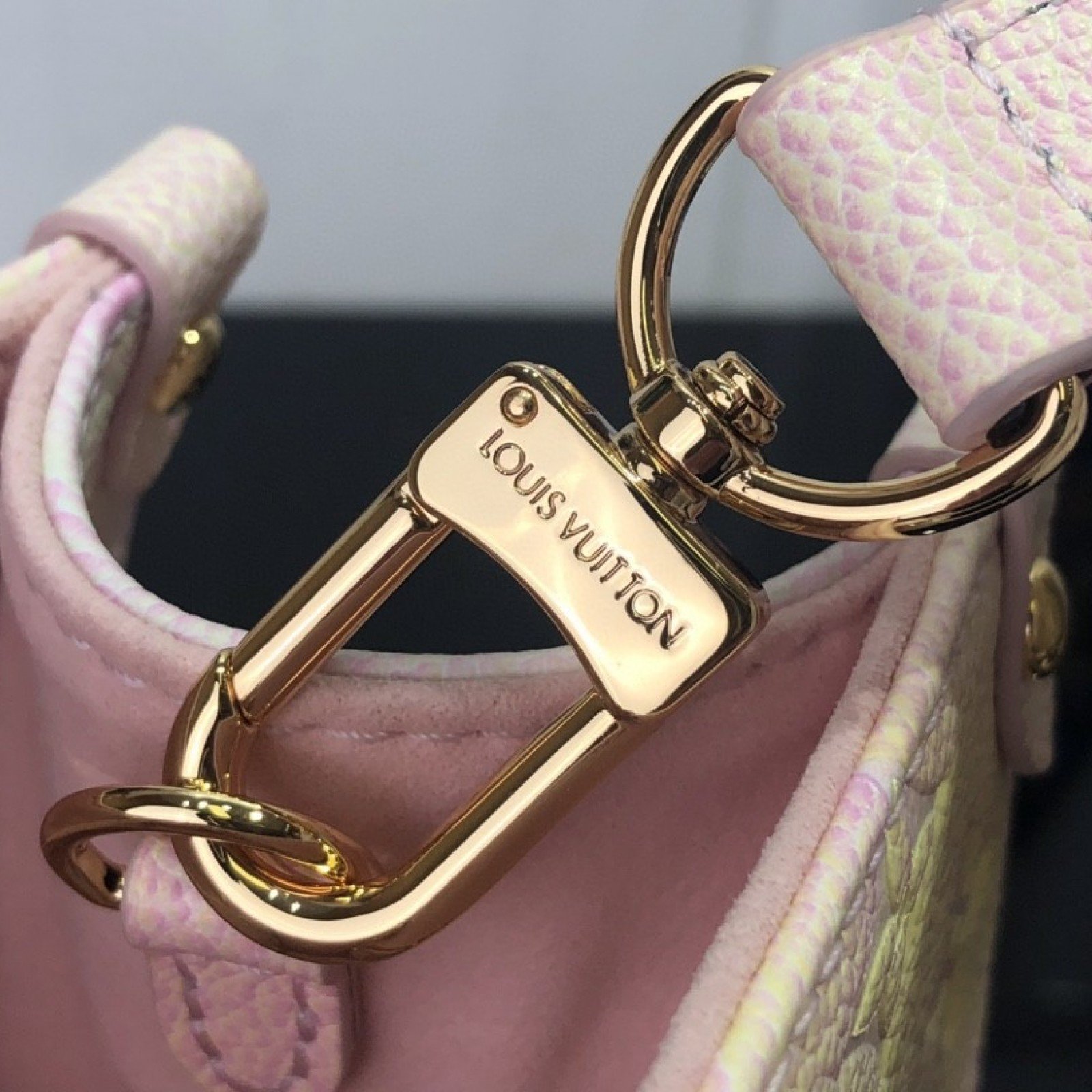 LV ONTHEGO PM M46168