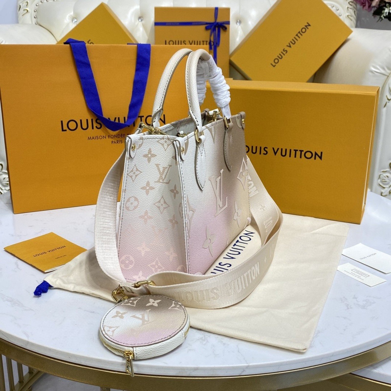 LV ONTHEGO PM M59856