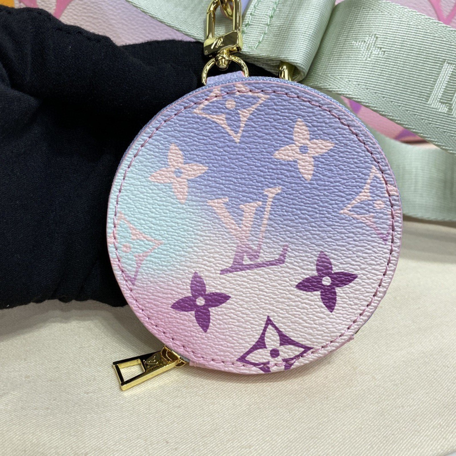 LV ONTHEGO PM M59856