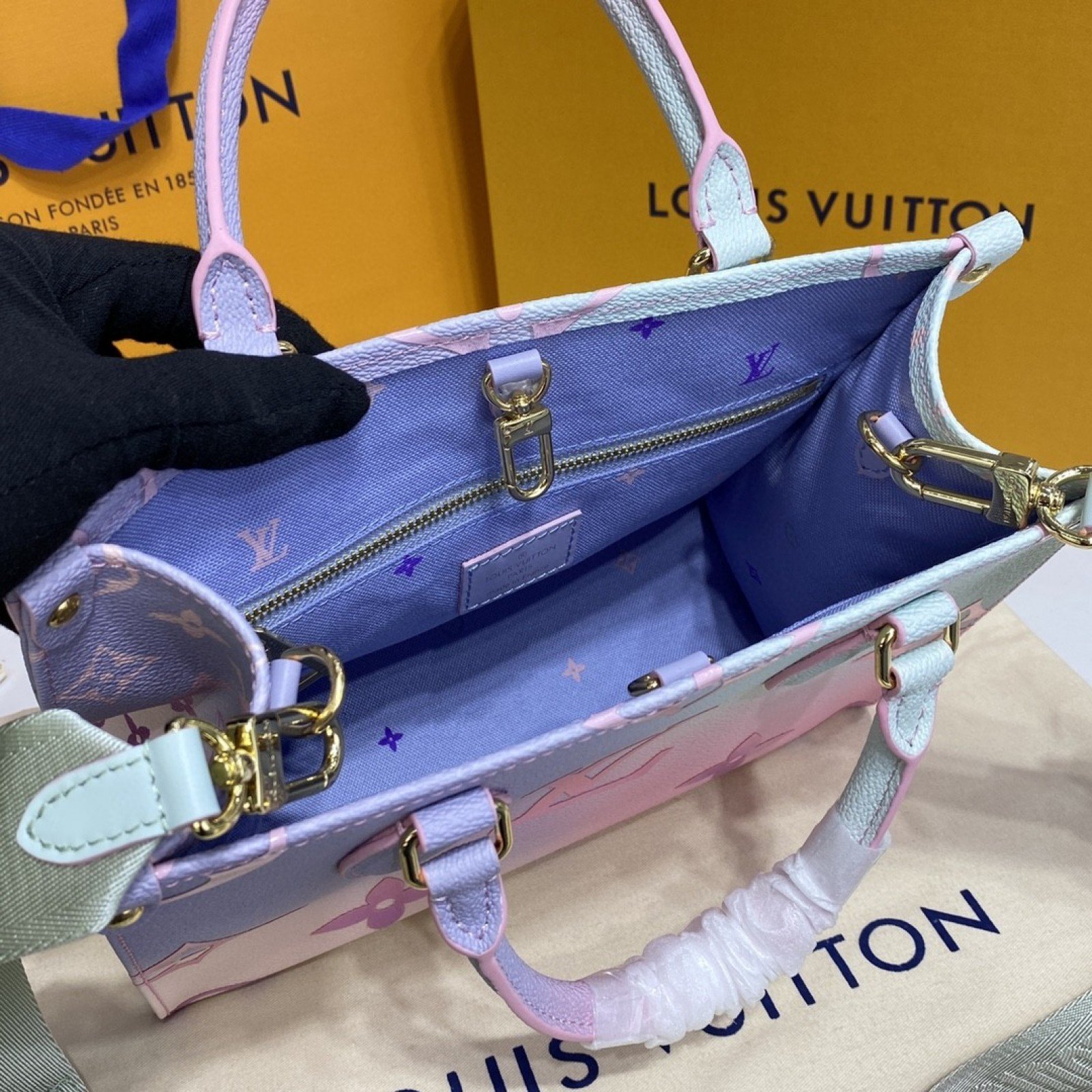 LV ONTHEGO PM M59856