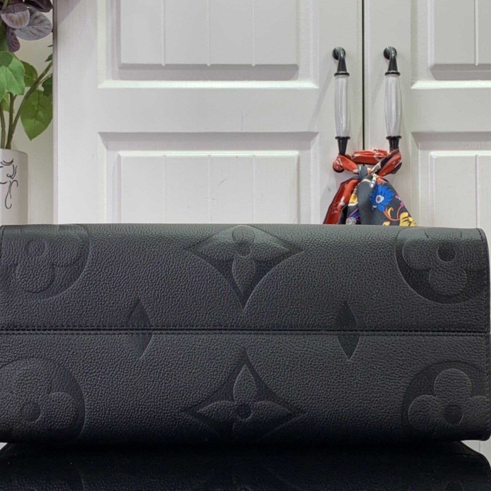 LV ONTHEGO m23937