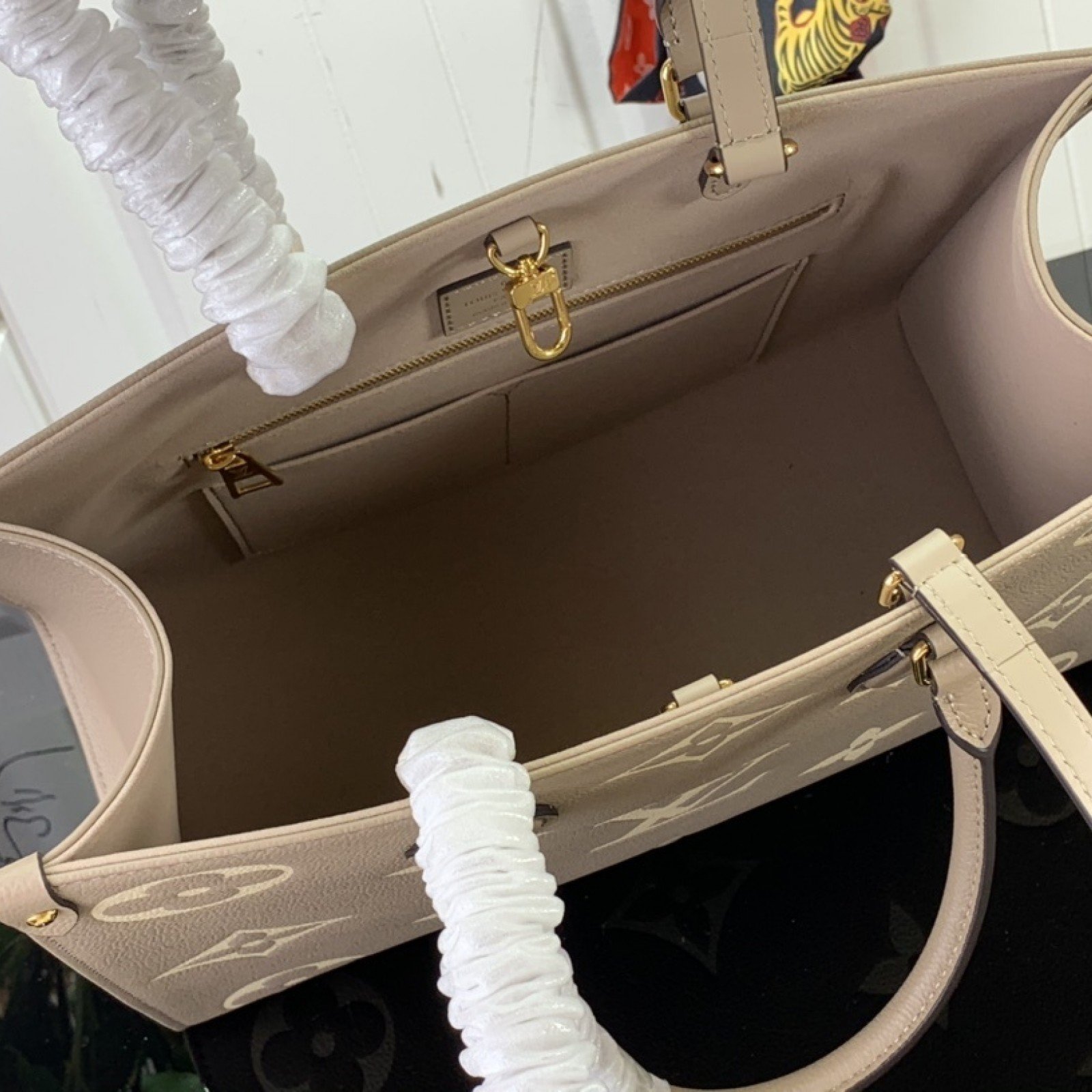 LV ONTHEGO m23937