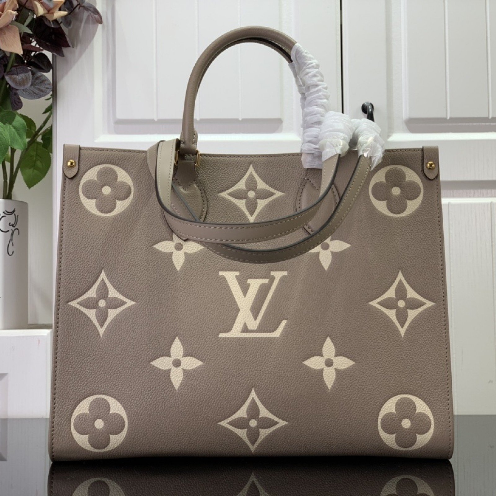 LV ONTHEGO m23937