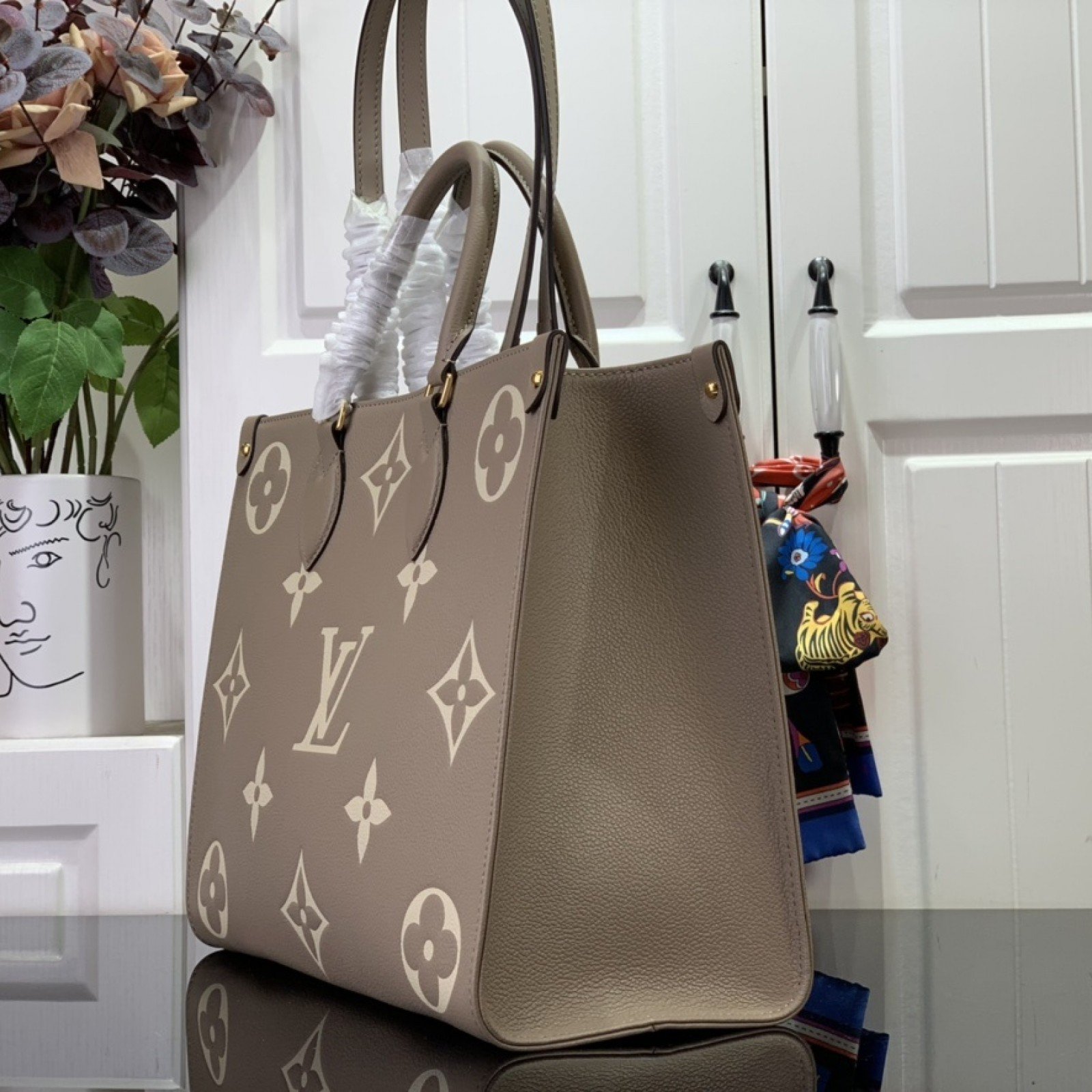 LV ONTHEGO m23937