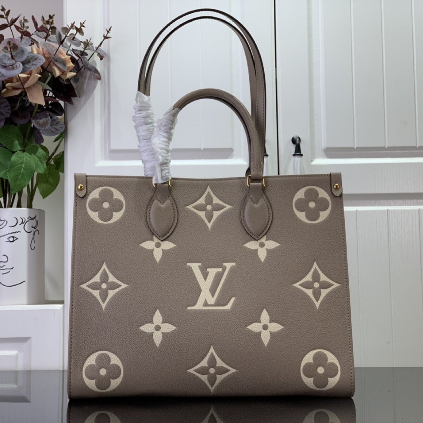 LV ONTHEGO m23937