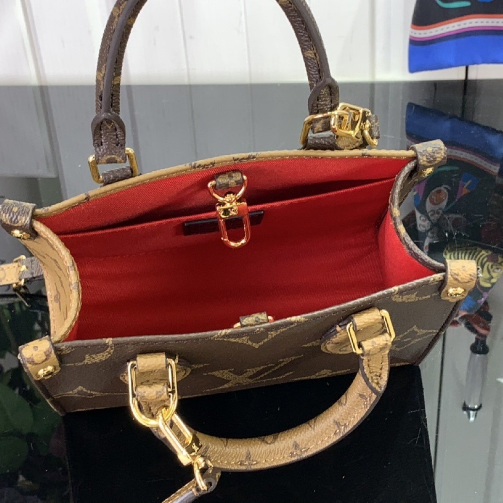 LV ONTHEGO nano M46839