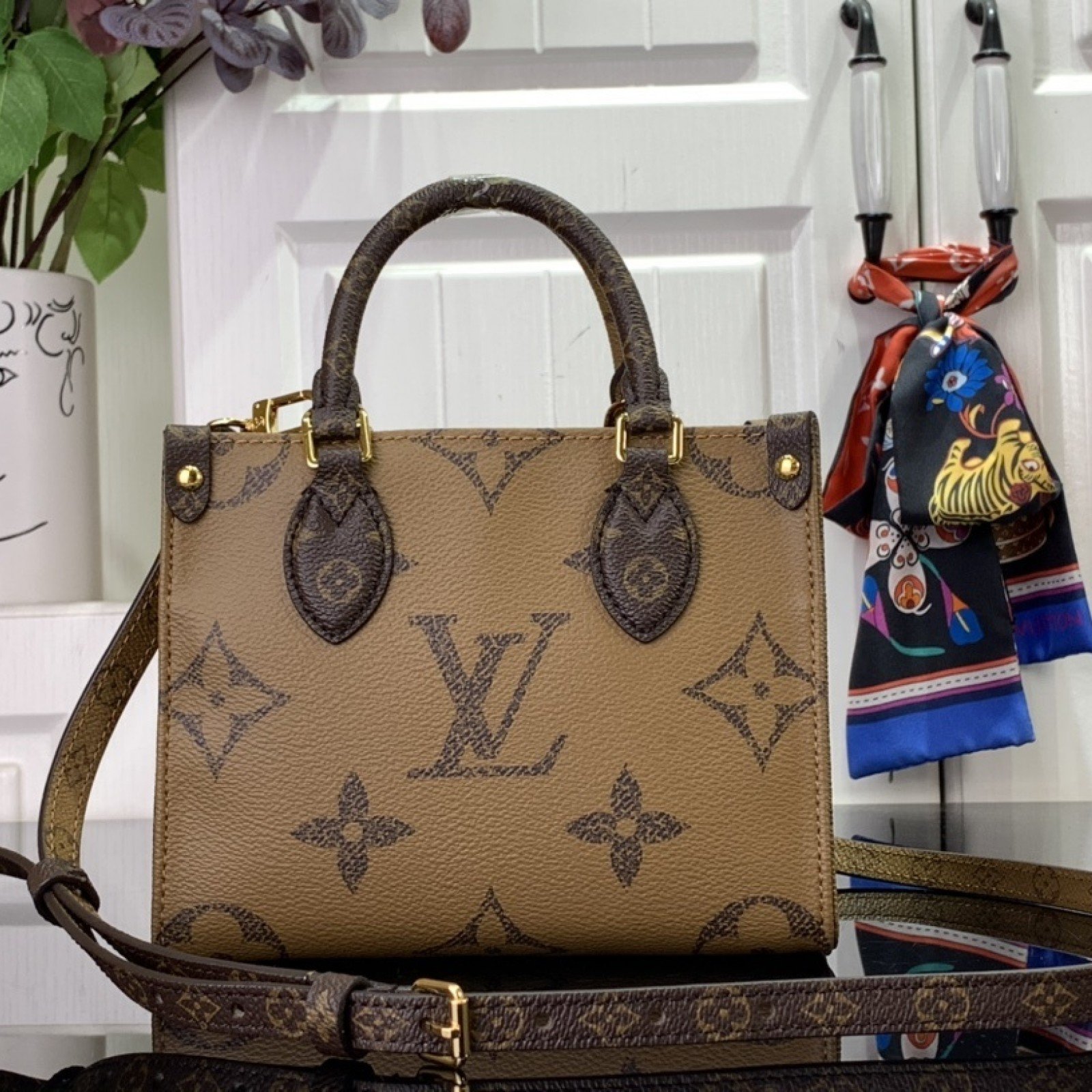 LV ONTHEGO nano M46839