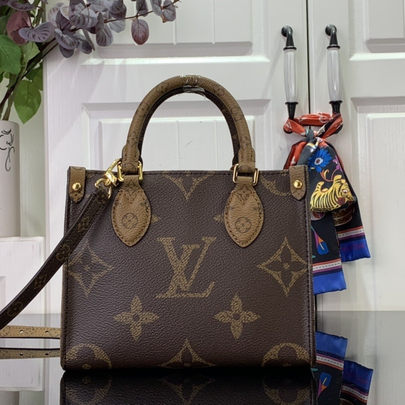 LV ONTHEGO nano M46839
